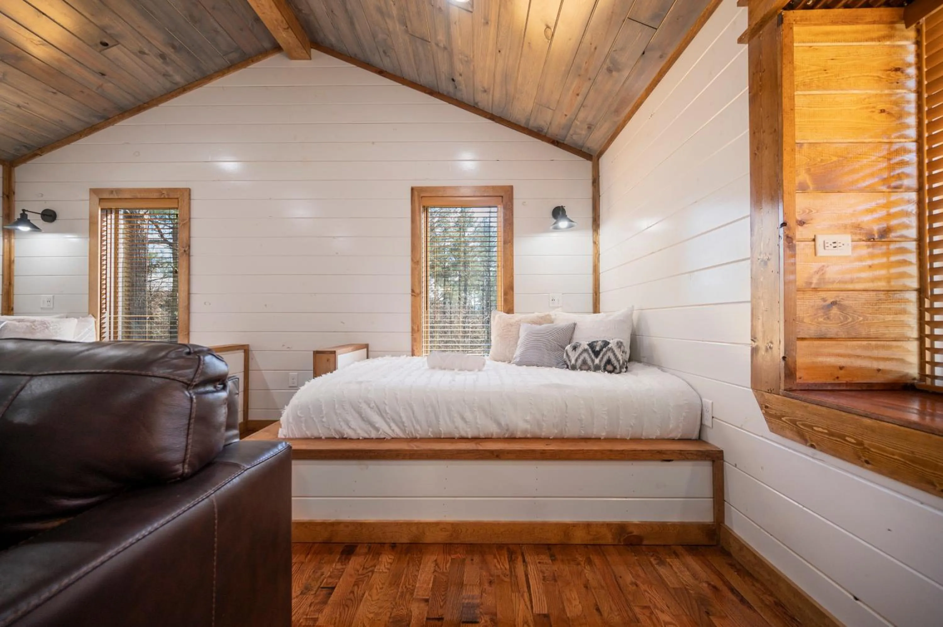 Bed in Brand New Sunrise Retreat 2 Bedroom Sleeps 8, 2 Decks, Hot Tub, Firepit