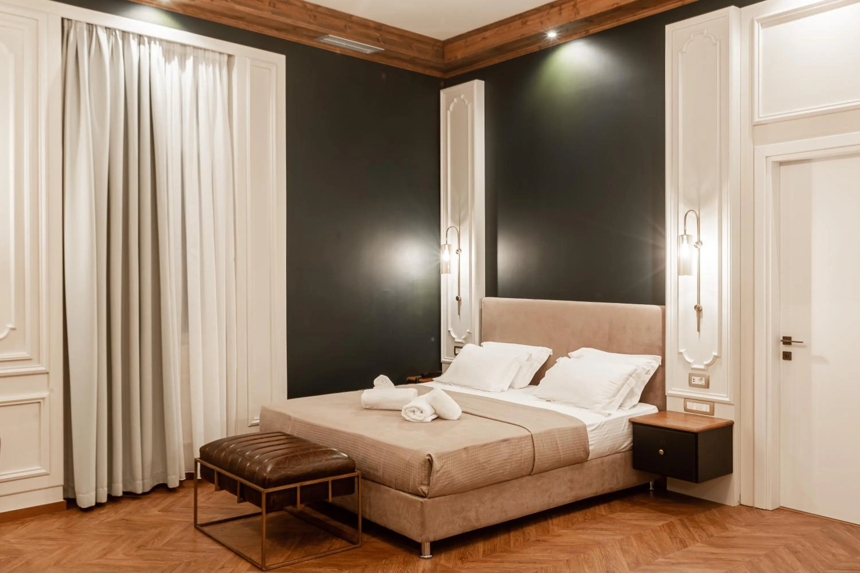 Bed in King Othon Boutique Hotel