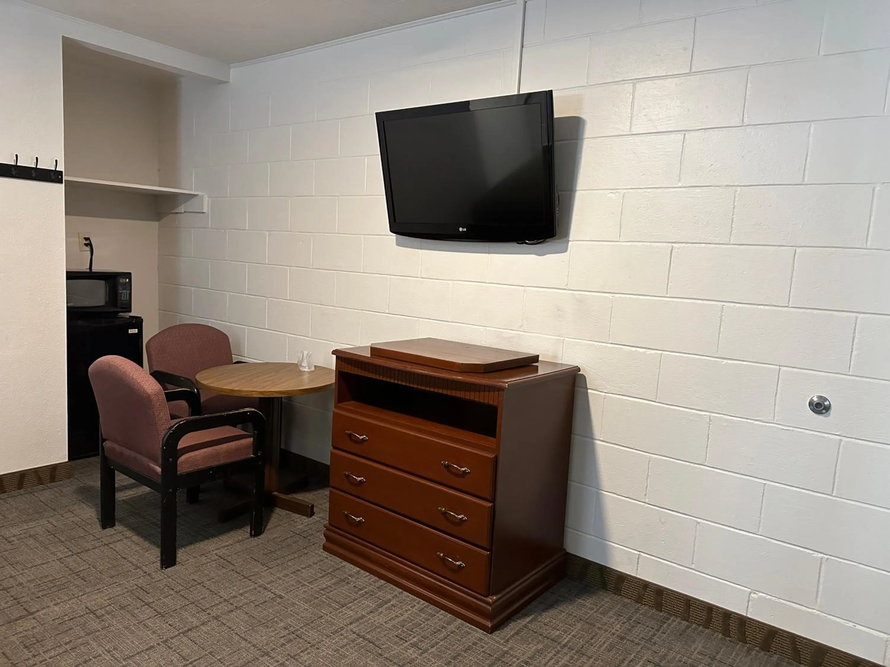 TV and multimedia in Llano Motel