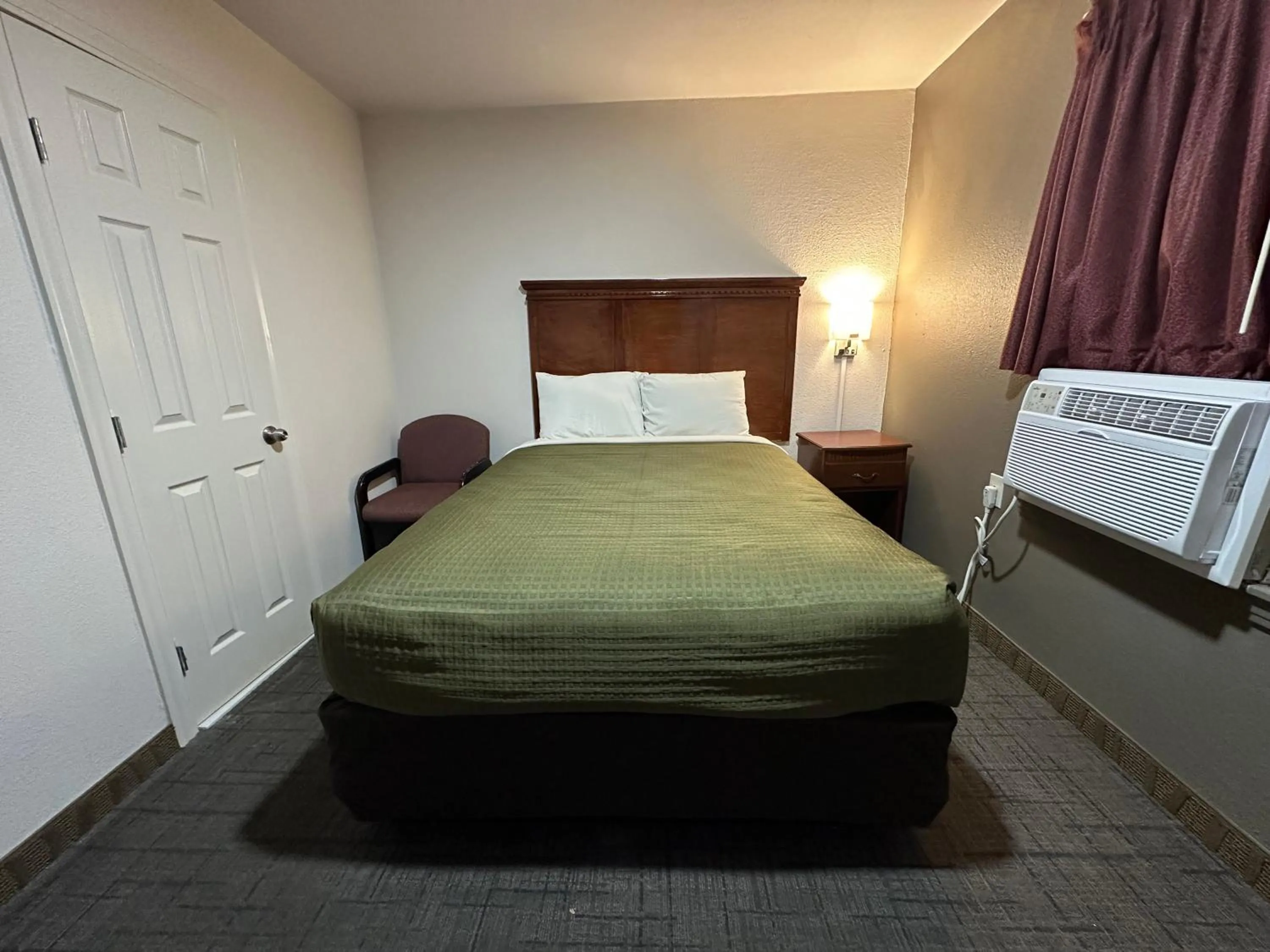 Bed in Llano Motel