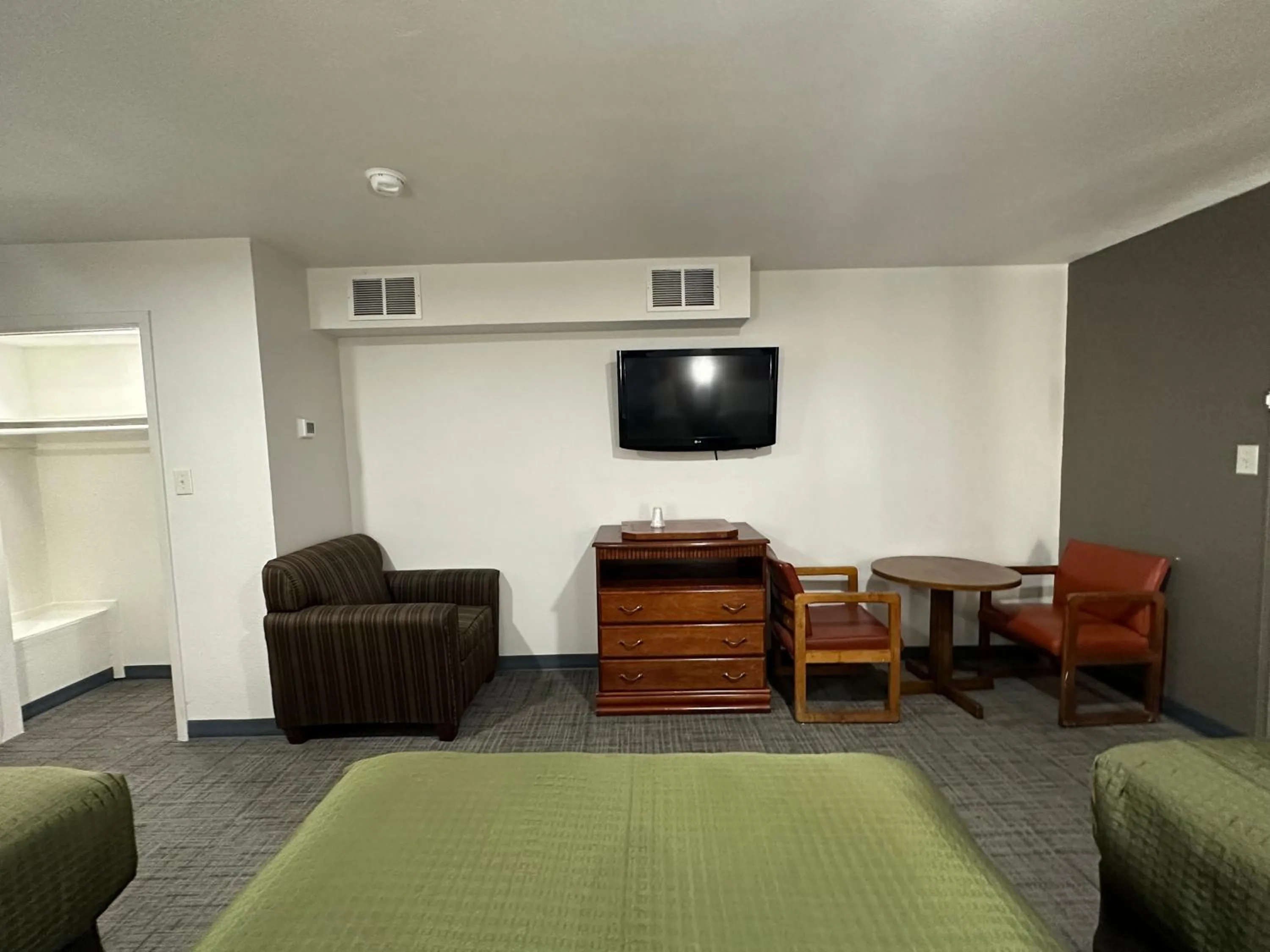 Bedroom in Llano Motel