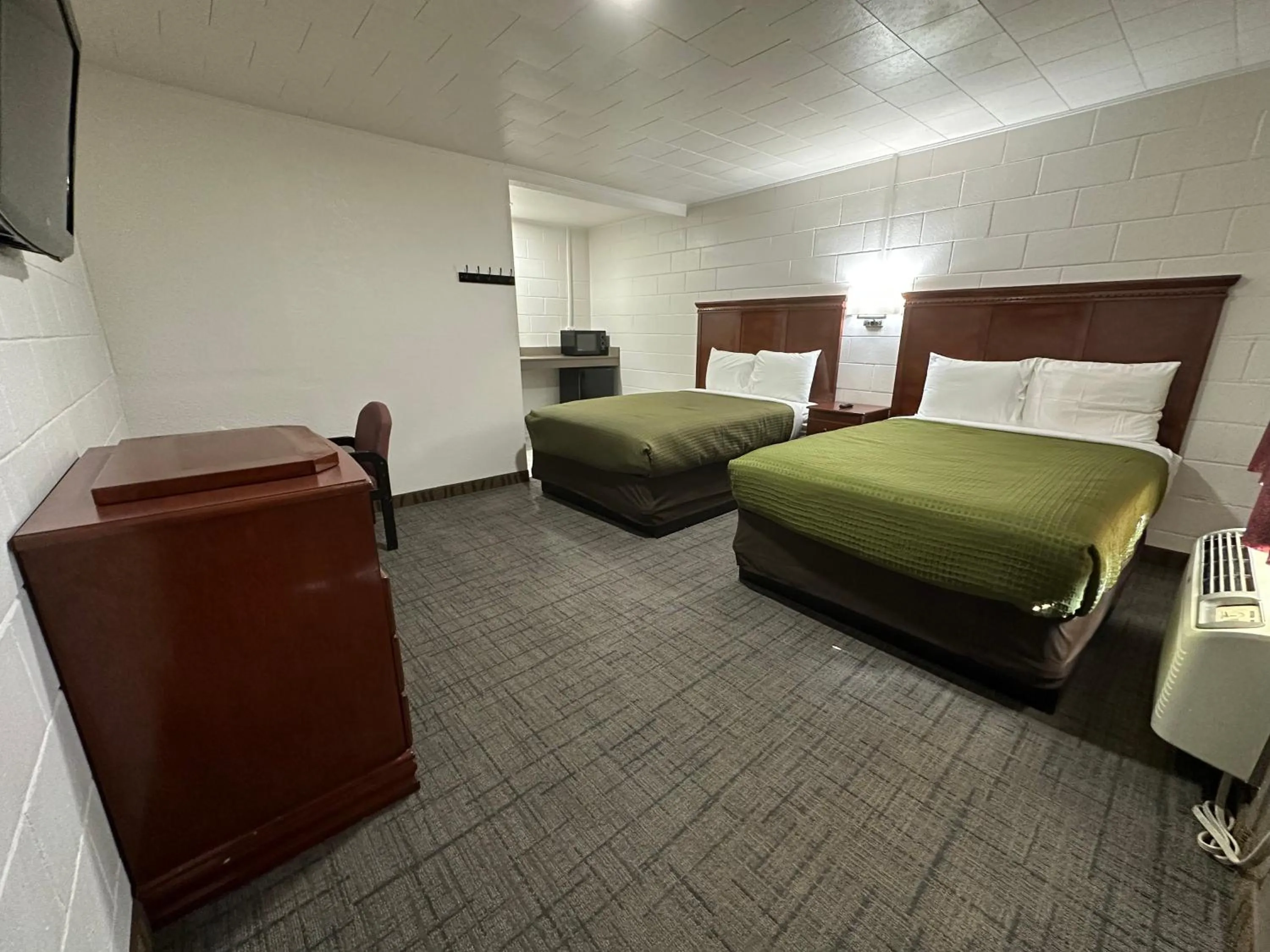 Photo of the whole room, Bed in Llano Motel