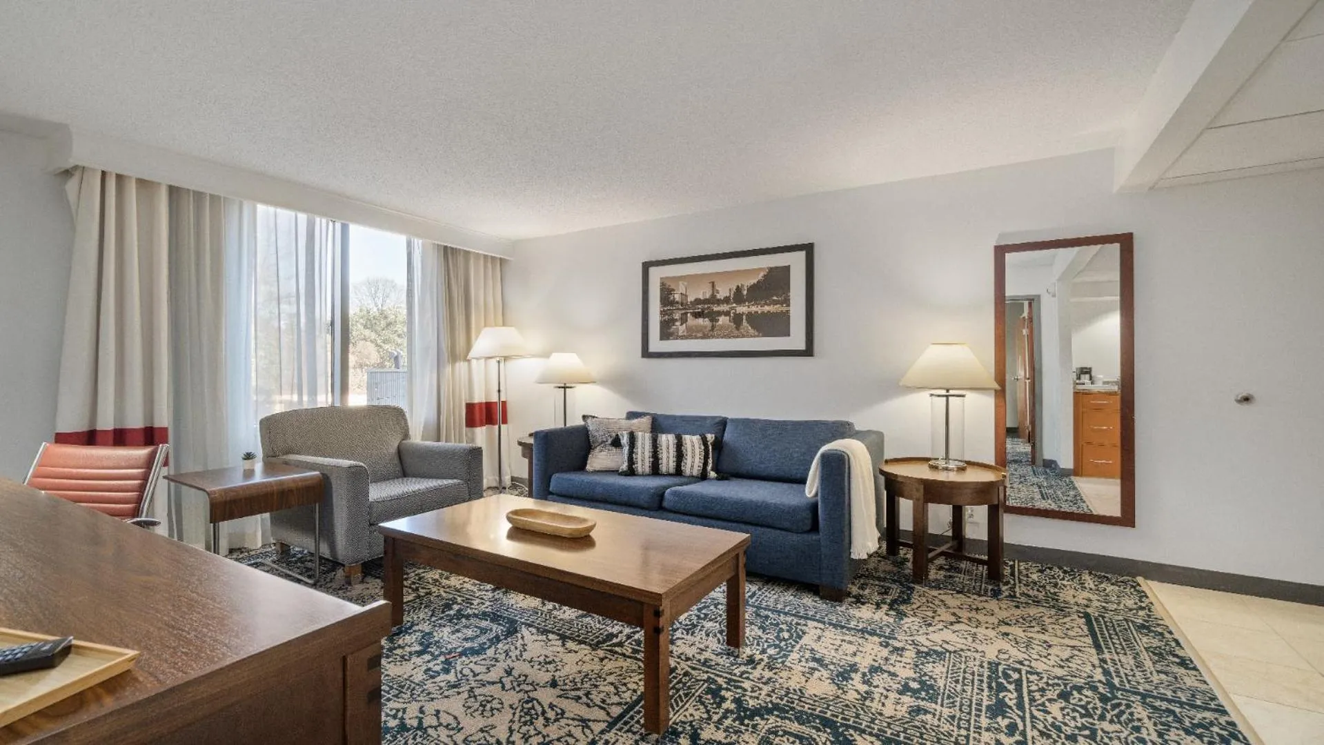 315 LoSo Hotel Airport