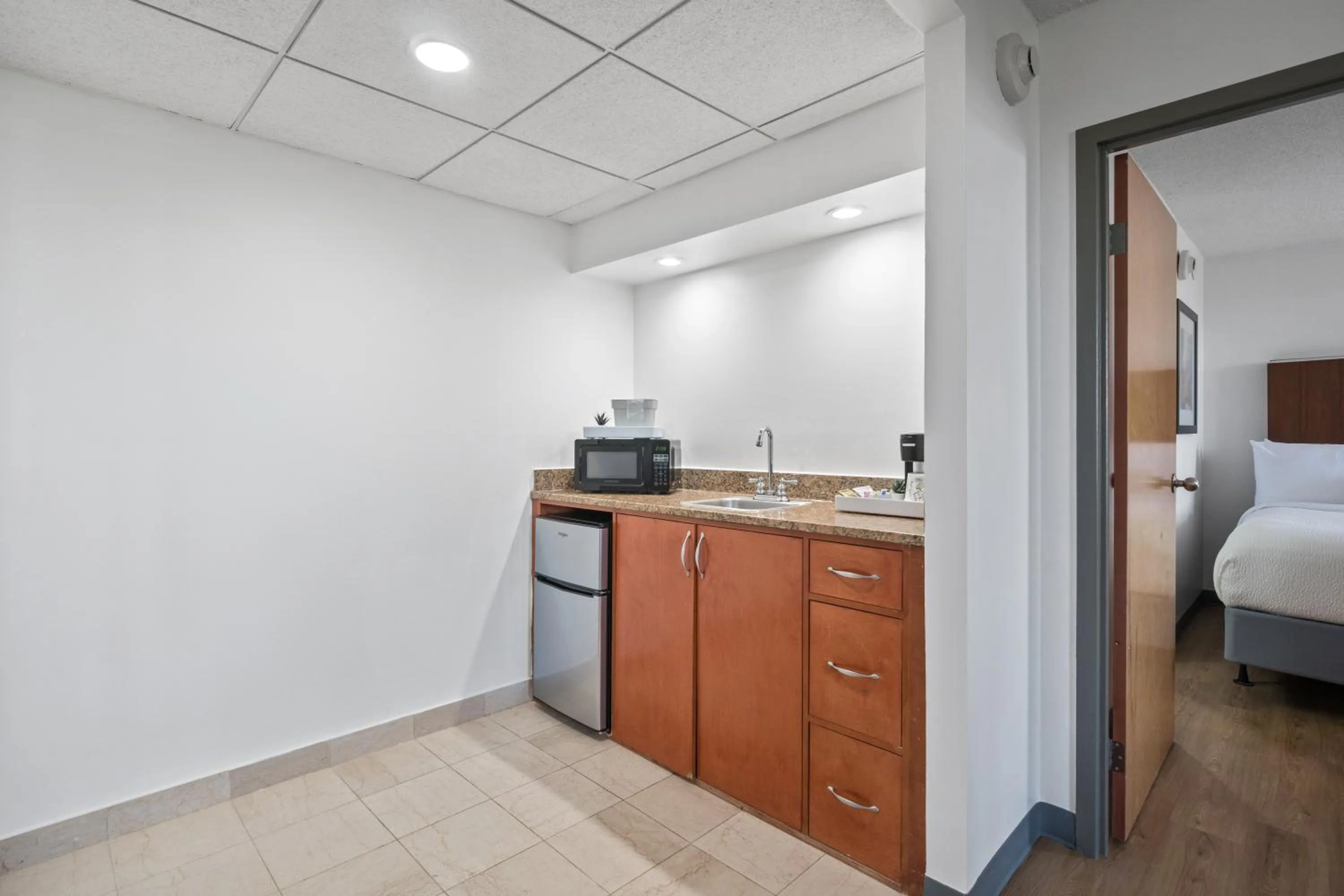 Bed in 315 LoSo Hotel Airport