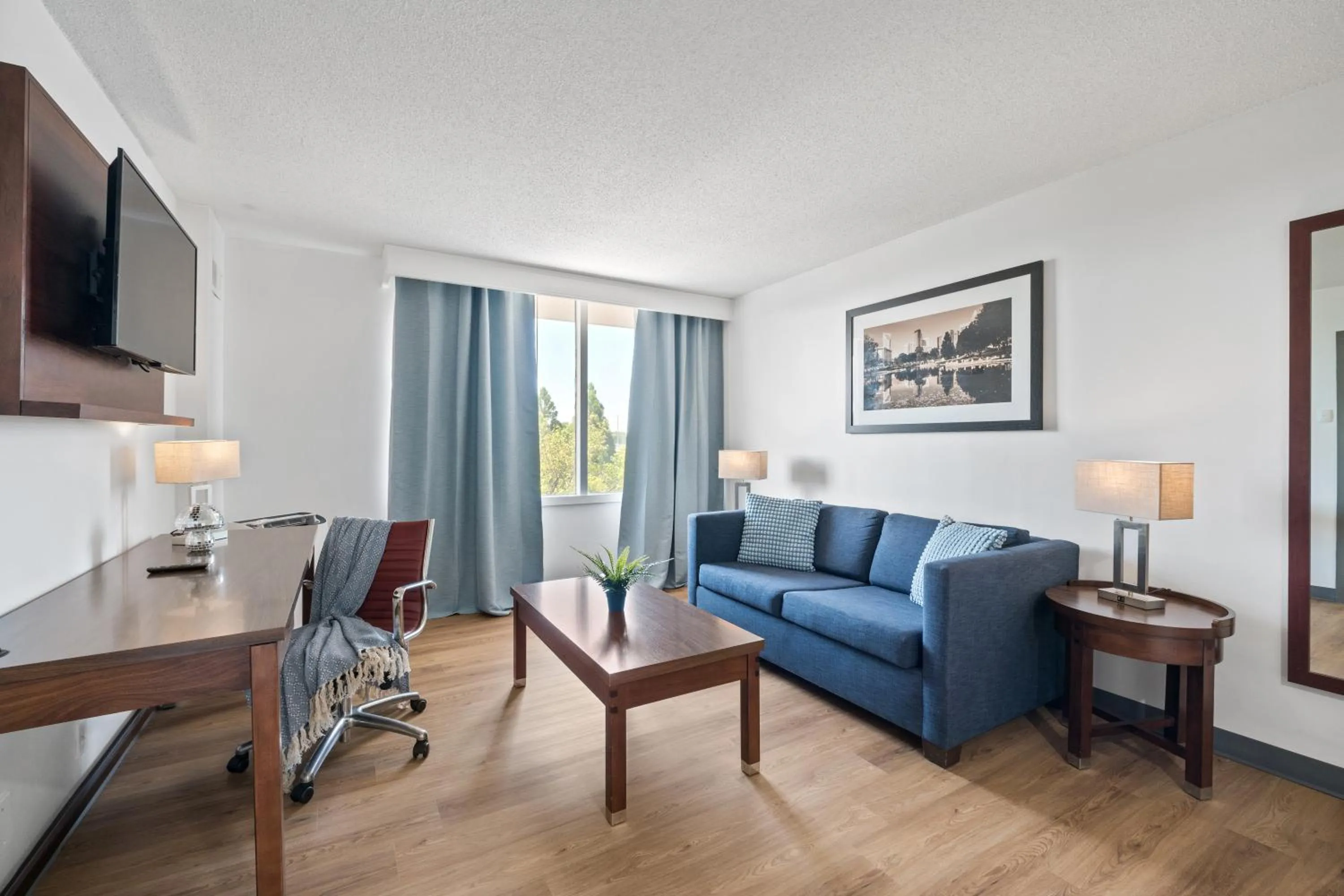 Living room in 315 LoSo Hotel Airport