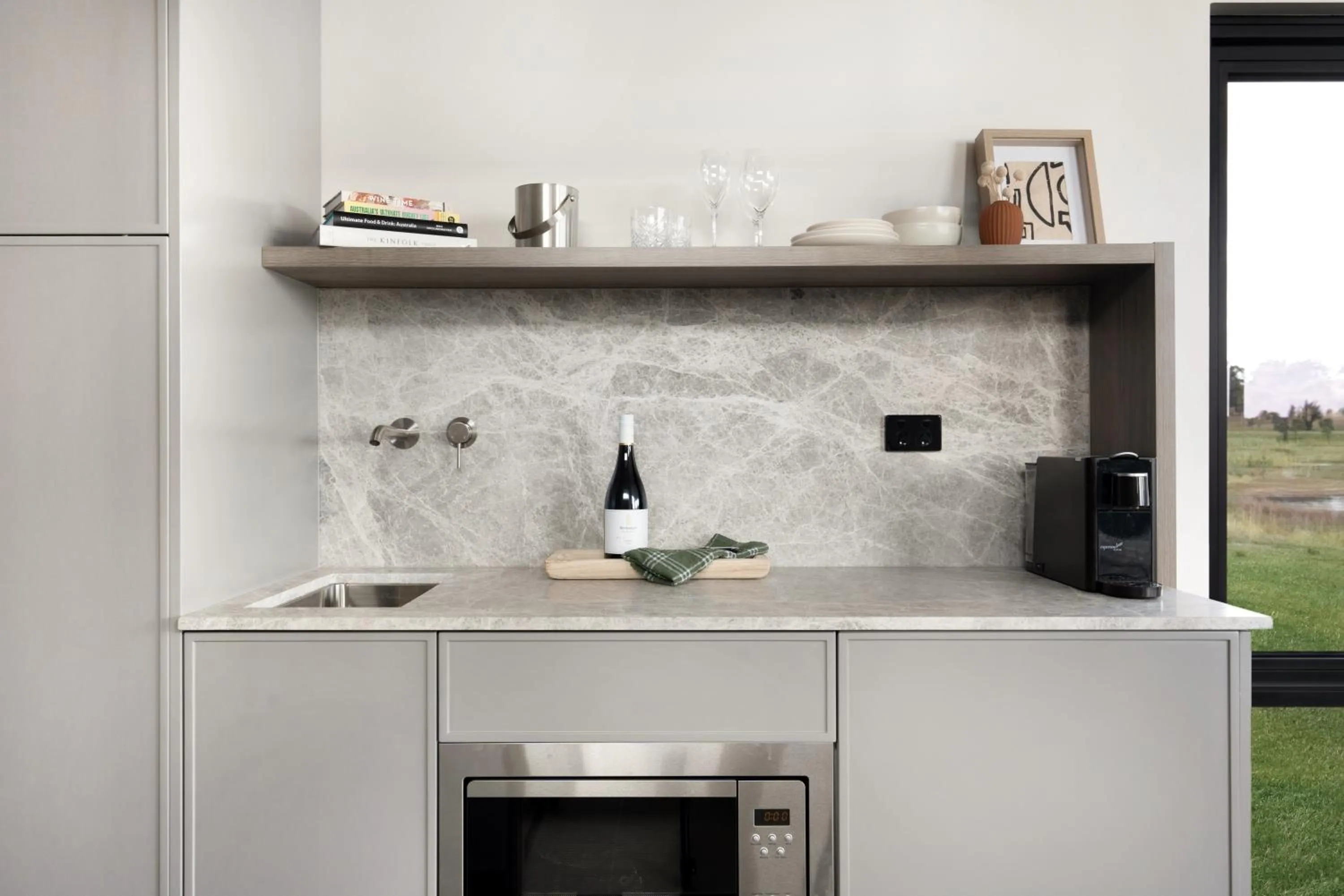 Kitchen or kitchenette in The Lane Retreat