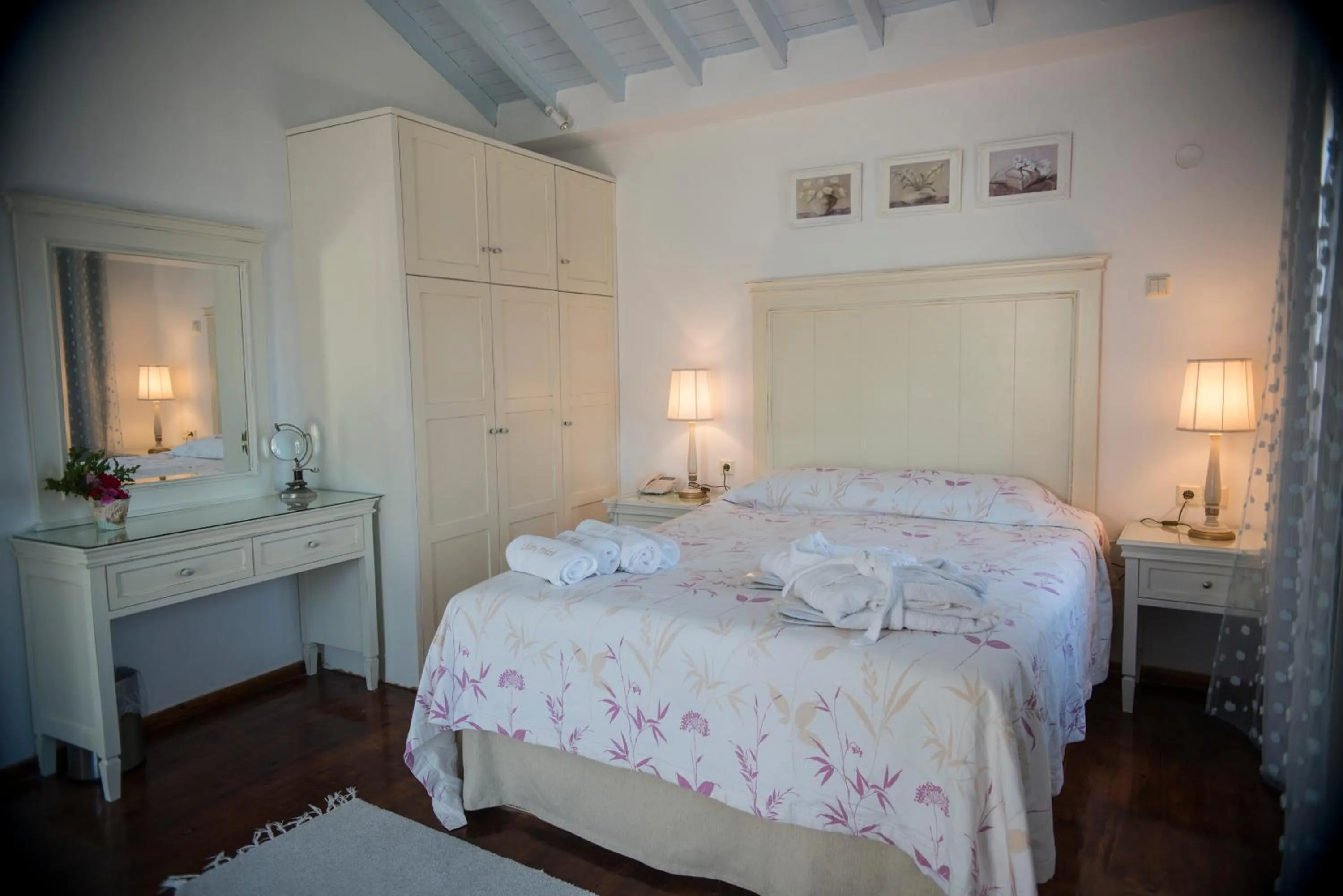 Photo of the whole room, Bed in Clara Resort