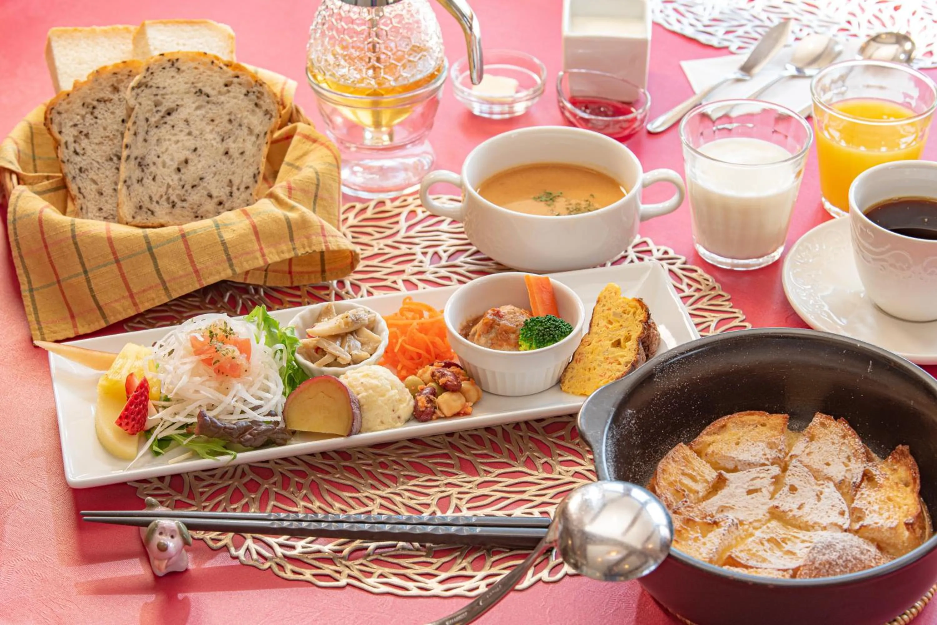 Lake side inn Beehive