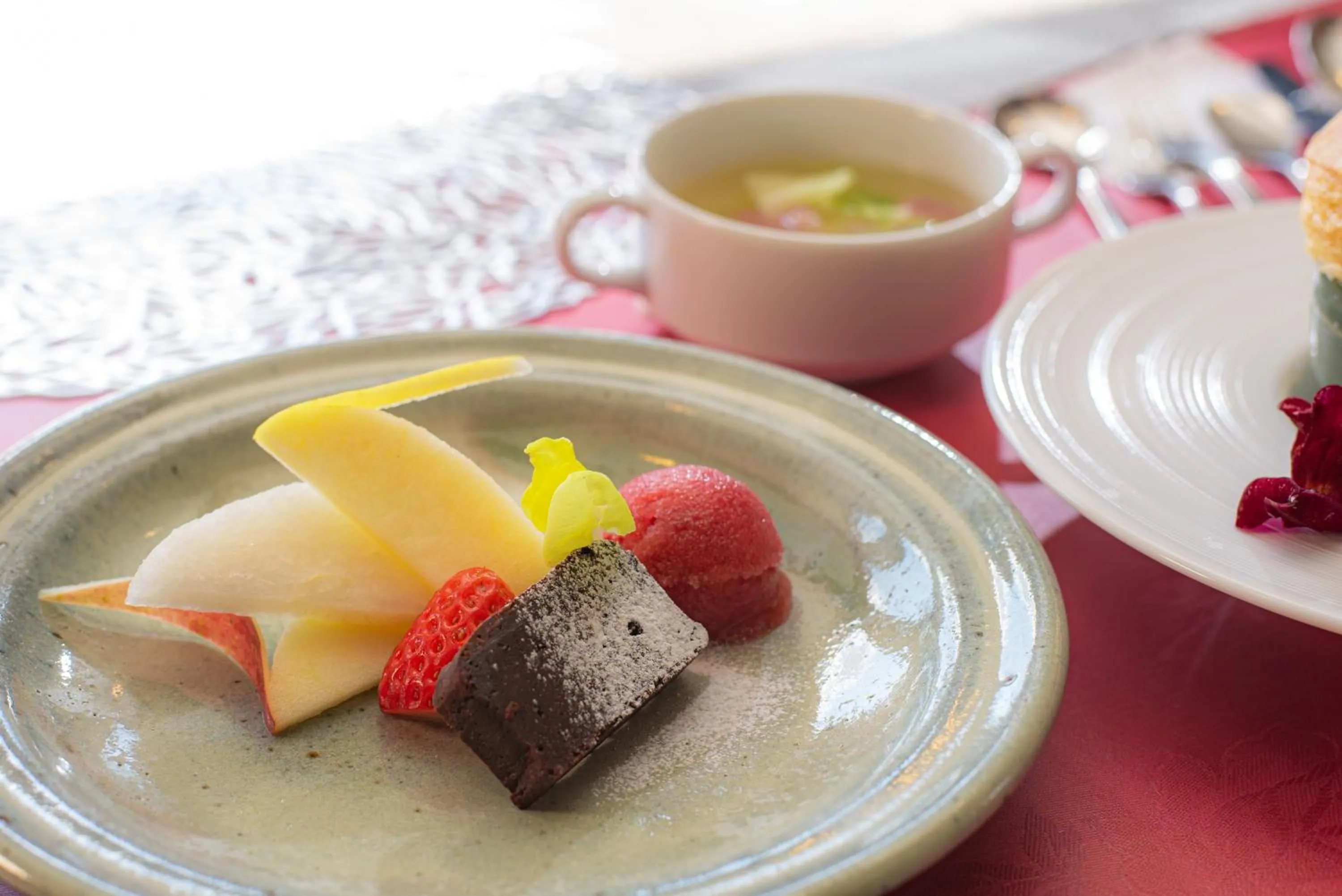 Lake side inn Beehive