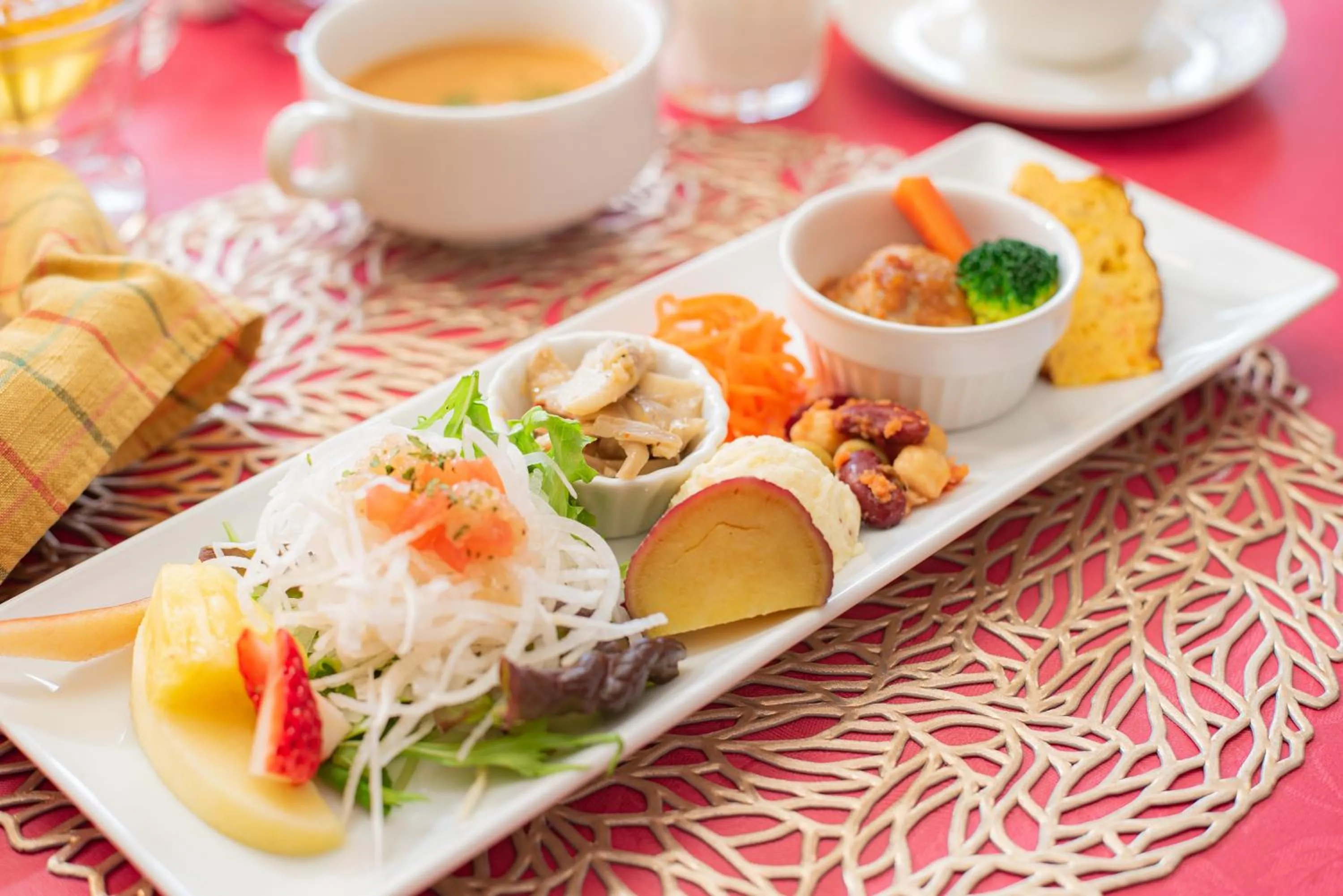 Lake side inn Beehive