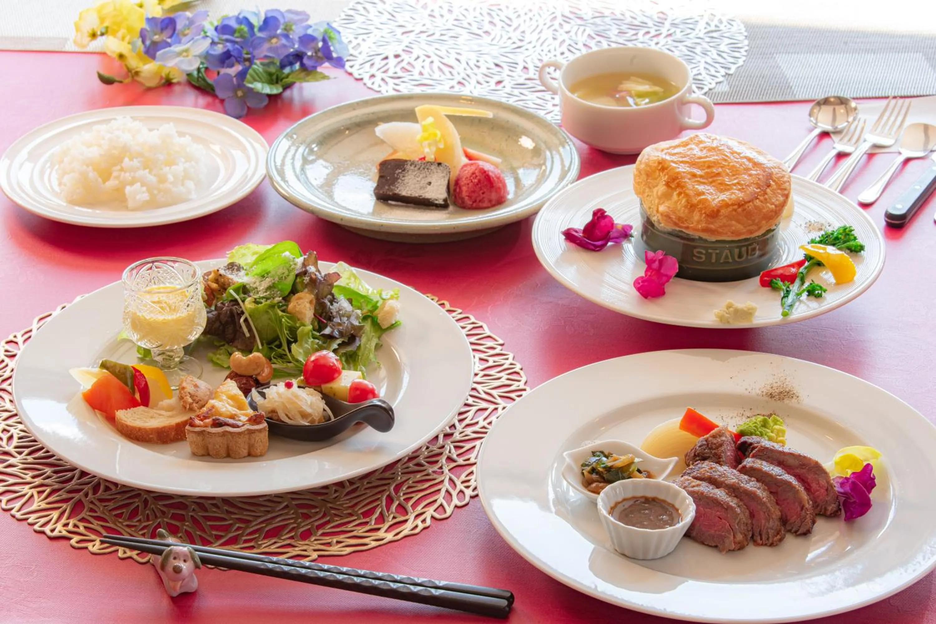 Lake side inn Beehive