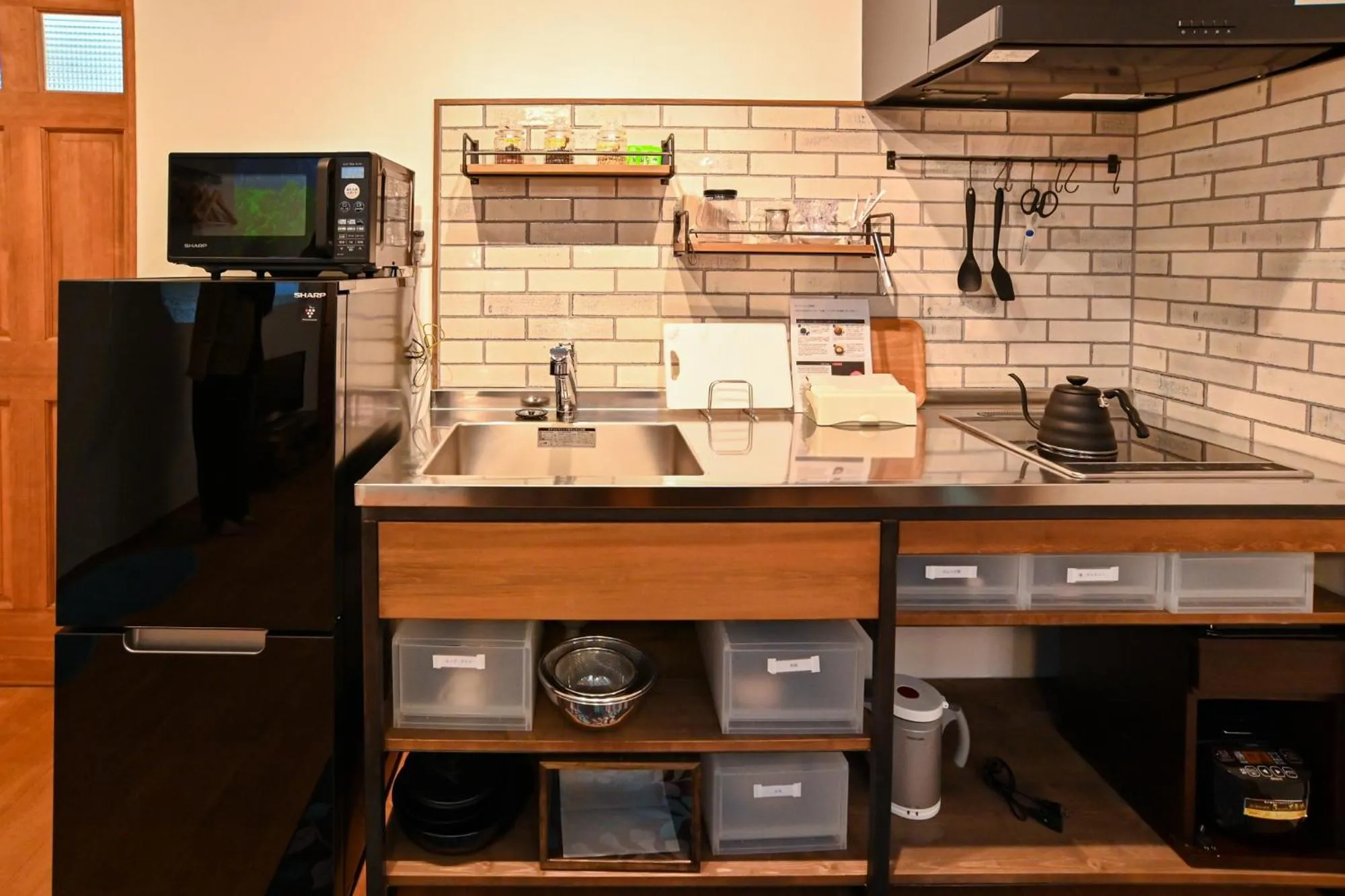 Kitchen or kitchenette in Lake side inn Beehive