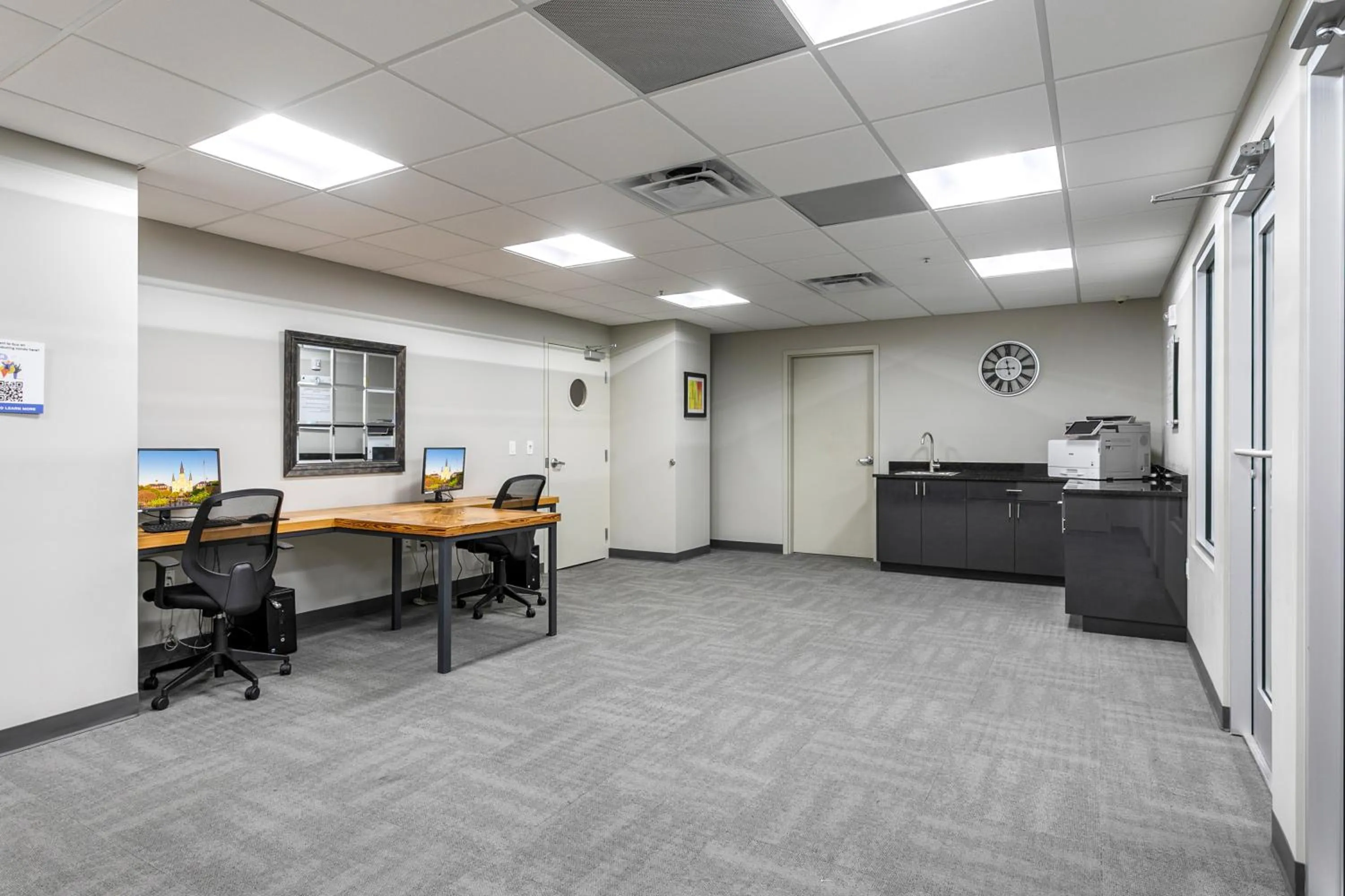 Business facilities in Spacious Modern Condo near French Quarter