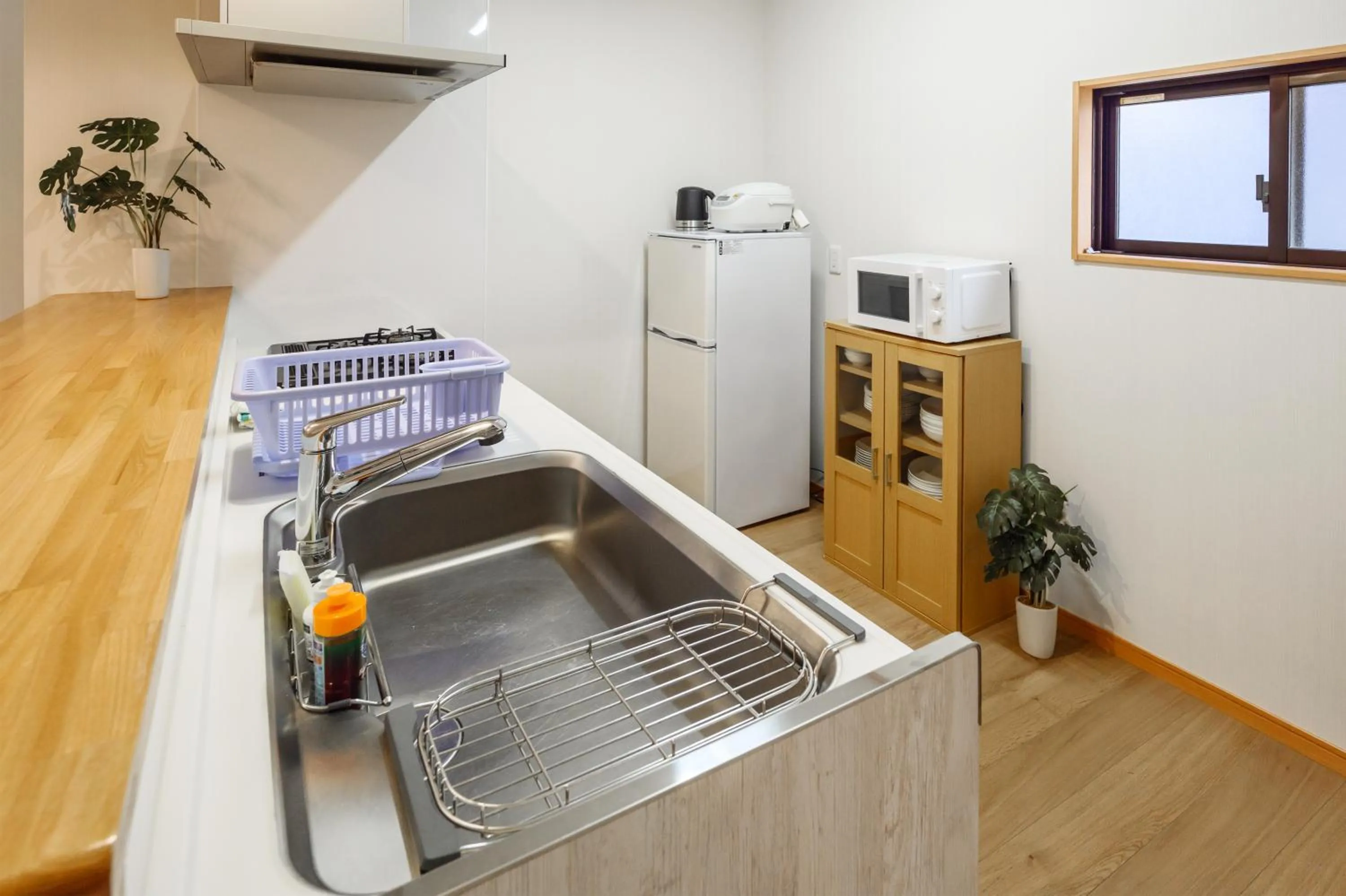 Kitchen or kitchenette in Orange Line