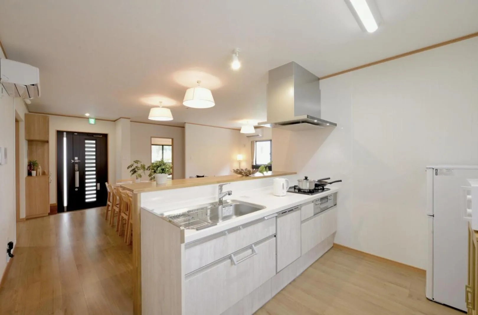 kitchen in Orange Line