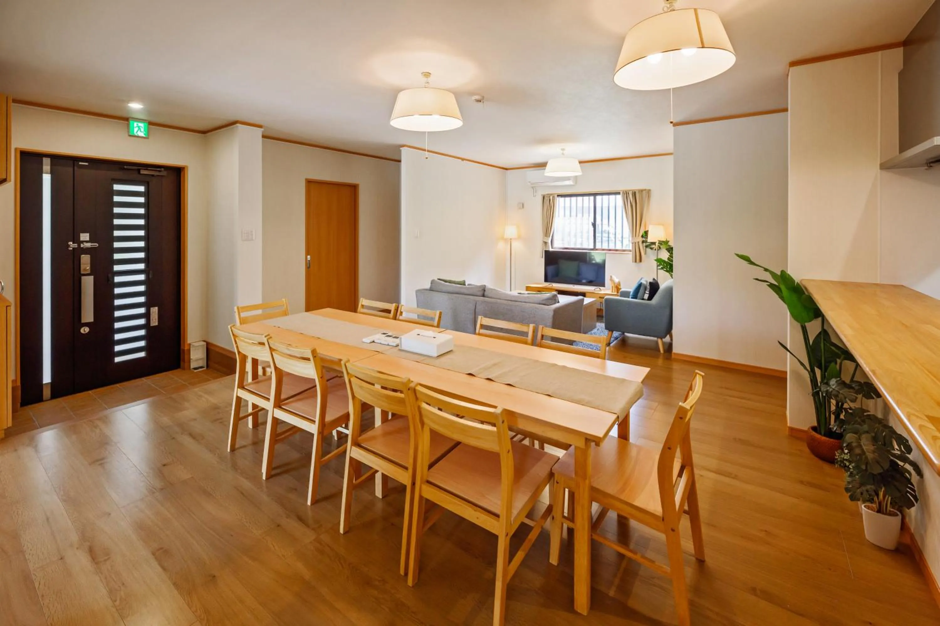 Dining area in Orange Line