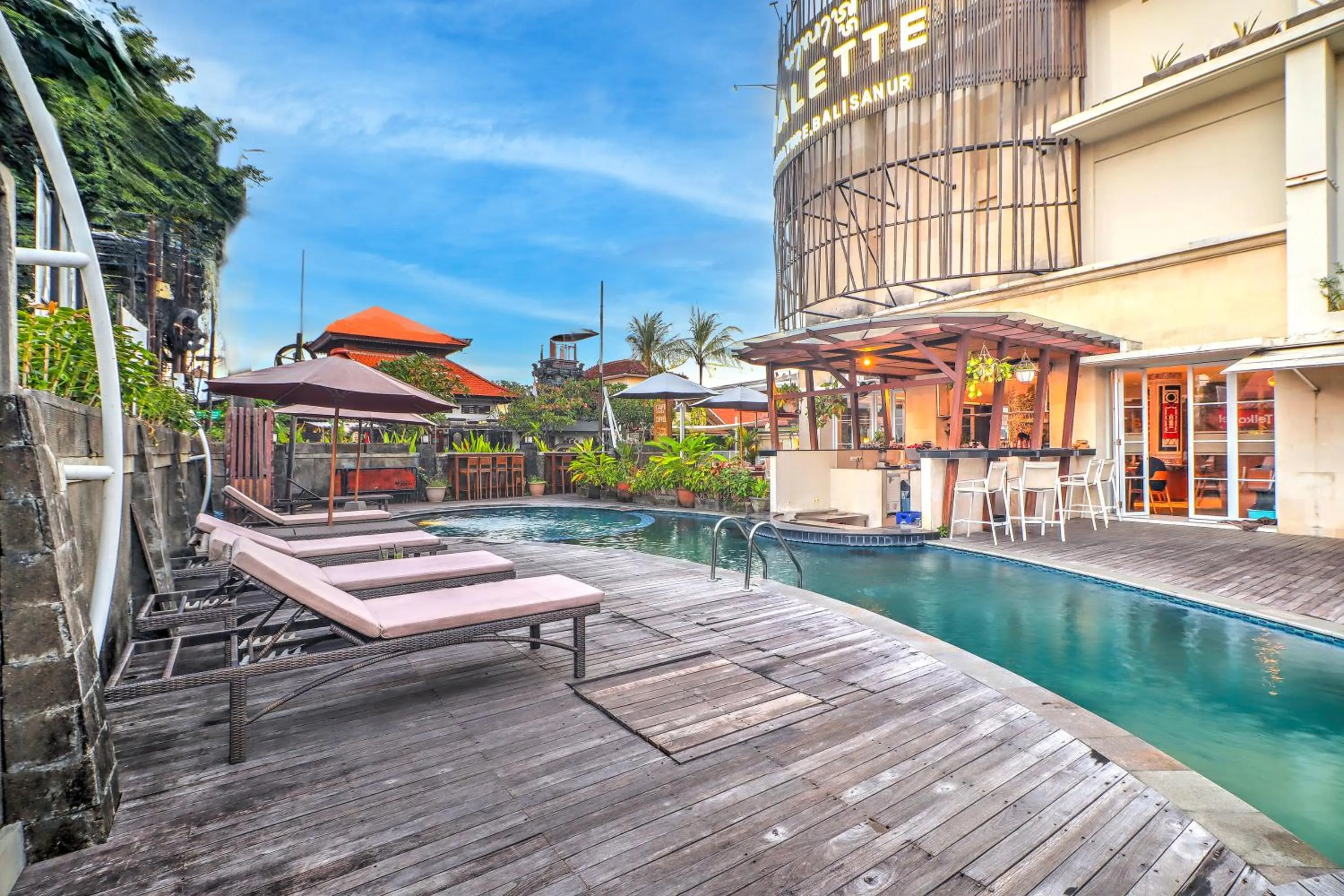 Swimming pool in Palette Signature Hotel