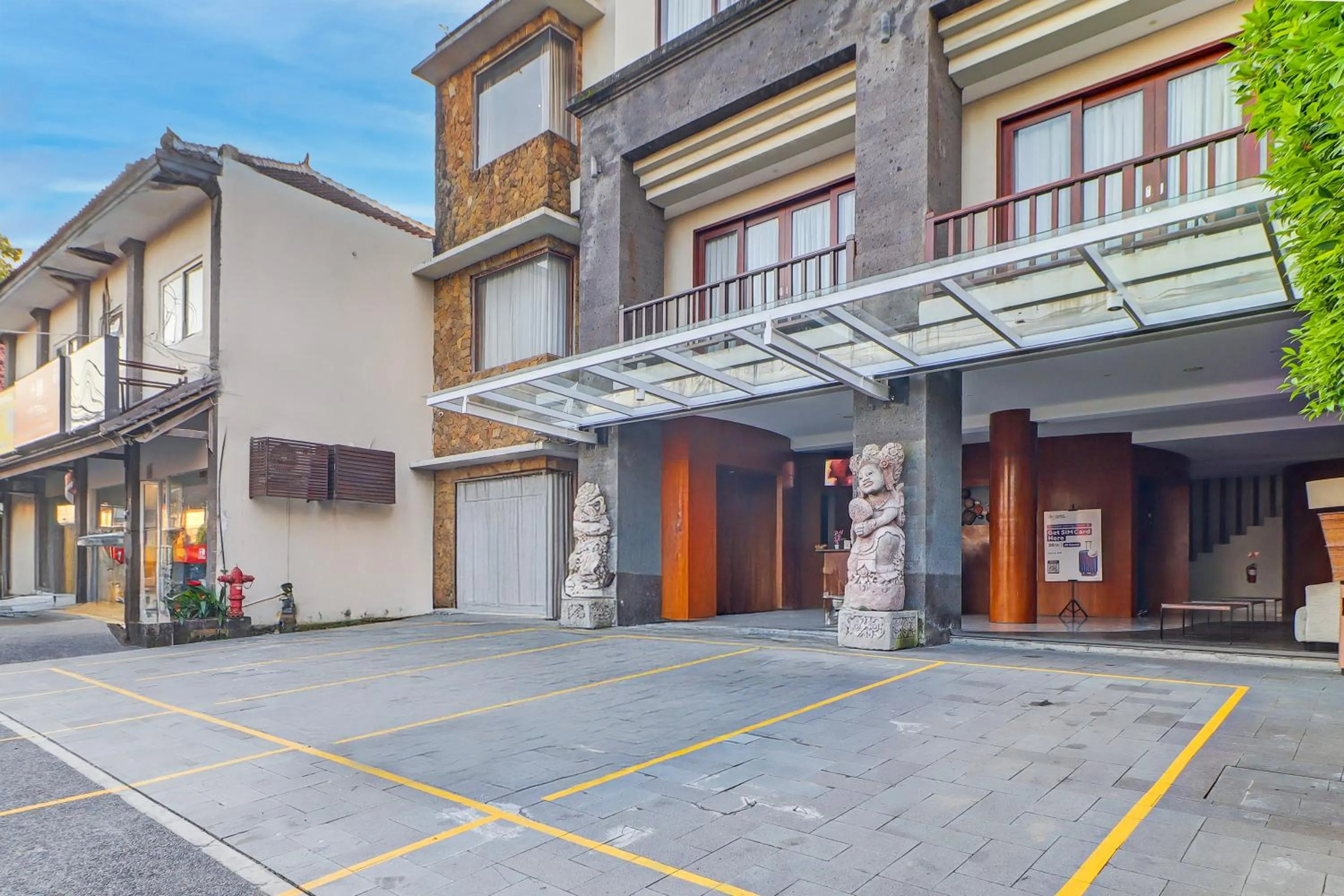 Parking in Palette Signature Hotel