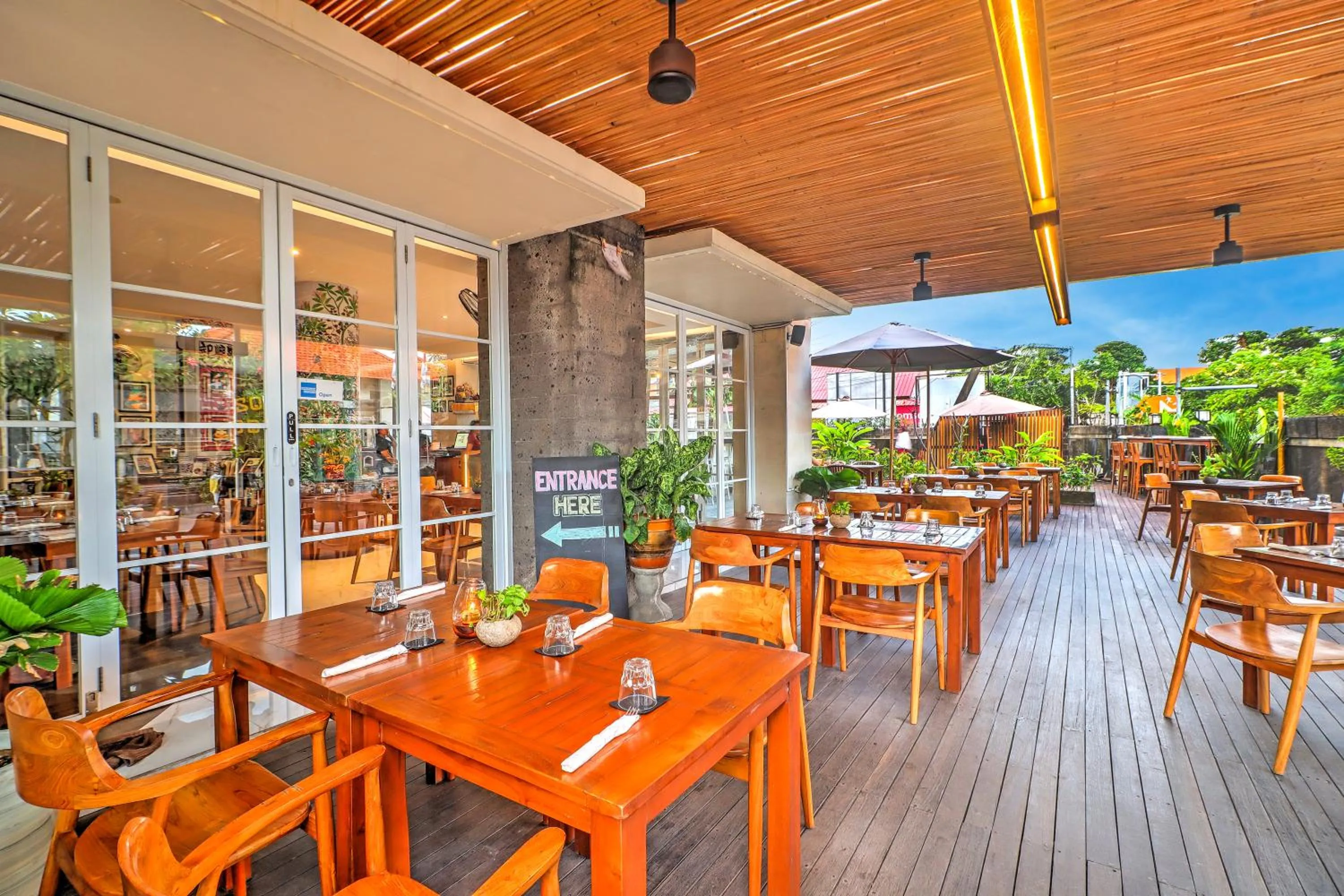 Restaurant/places to eat in Palette Signature Hotel