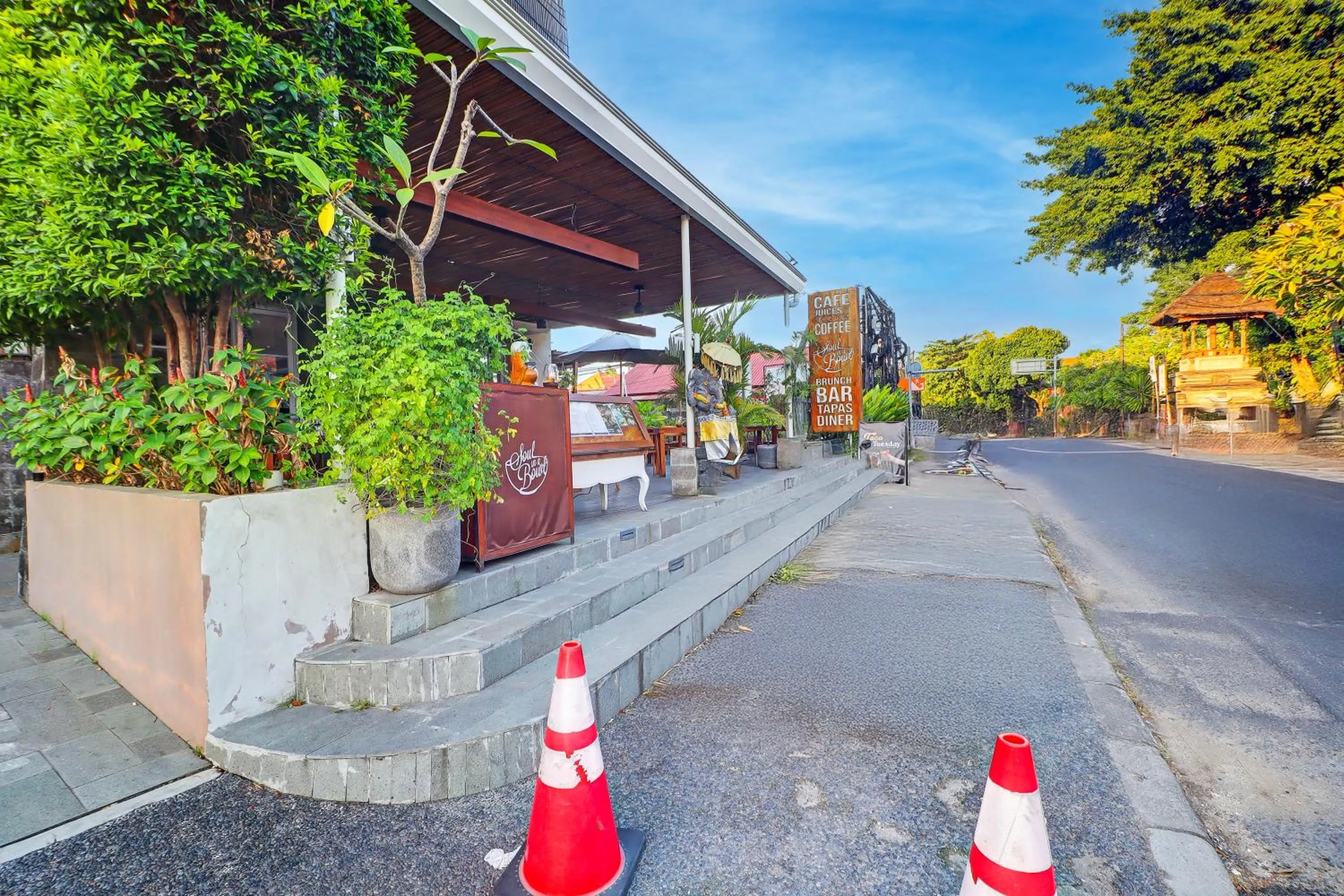 Facade/entrance in Palette Signature Hotel