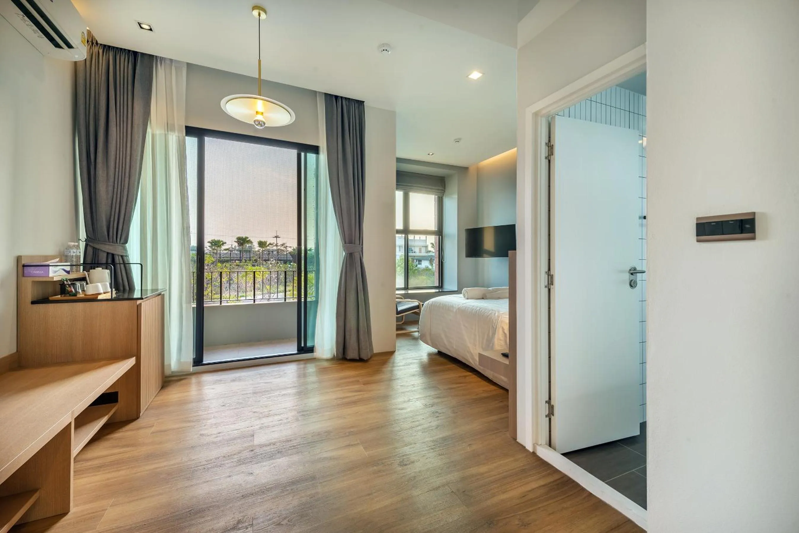 Photo of the whole room, Bed in Pusayapuri