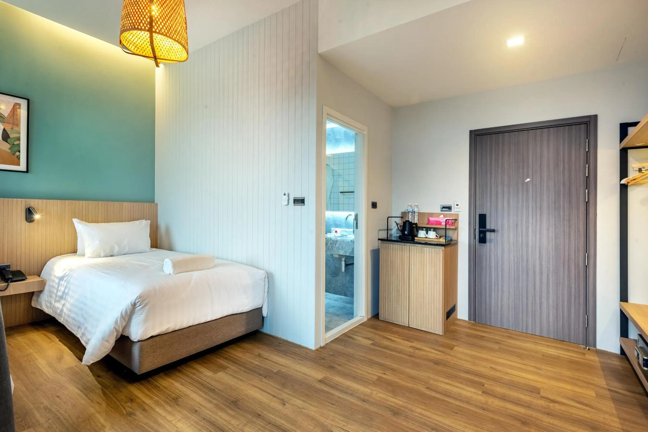 Photo of the whole room, Bed in Pusayapuri