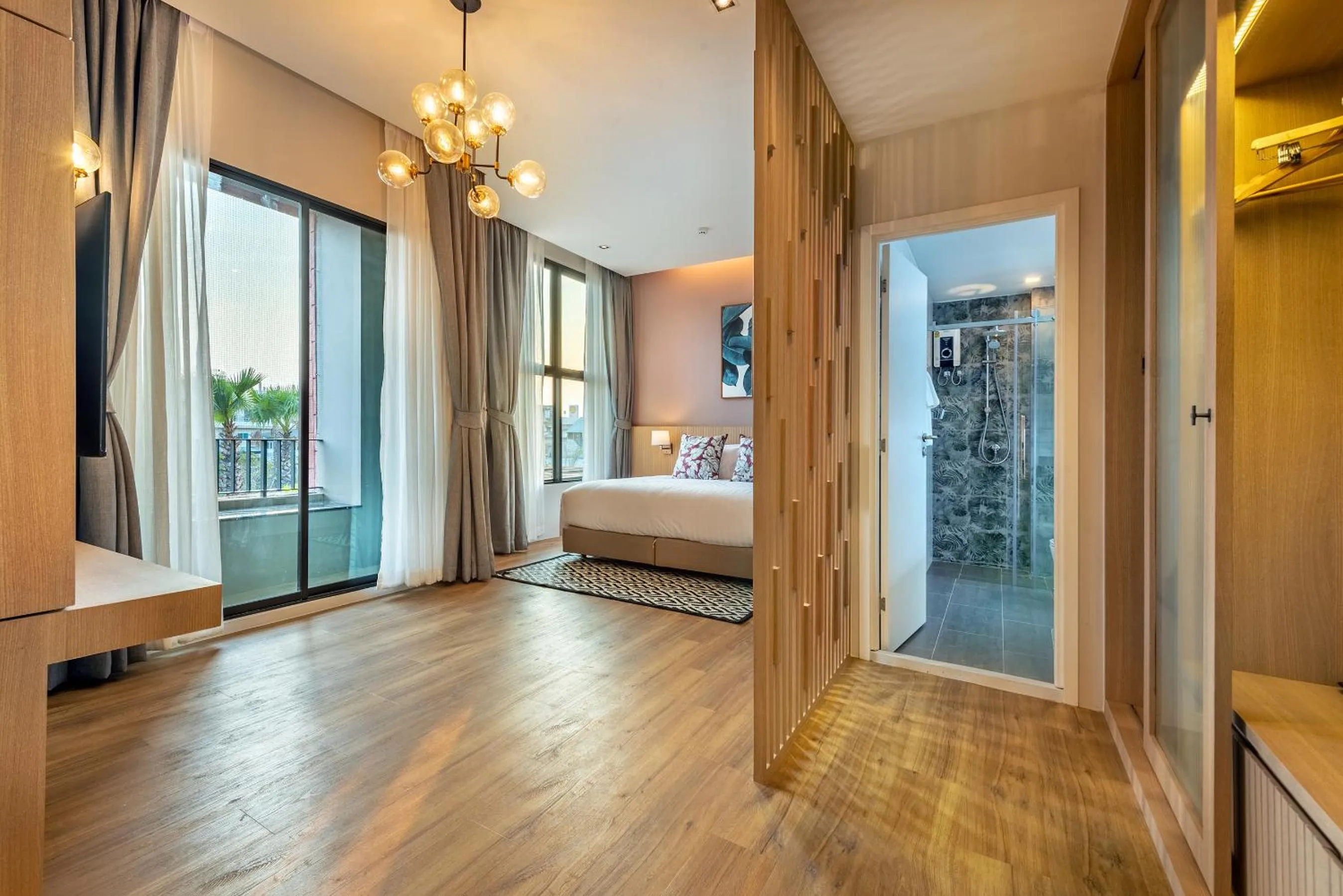 Photo of the whole room, Bed in Pusayapuri