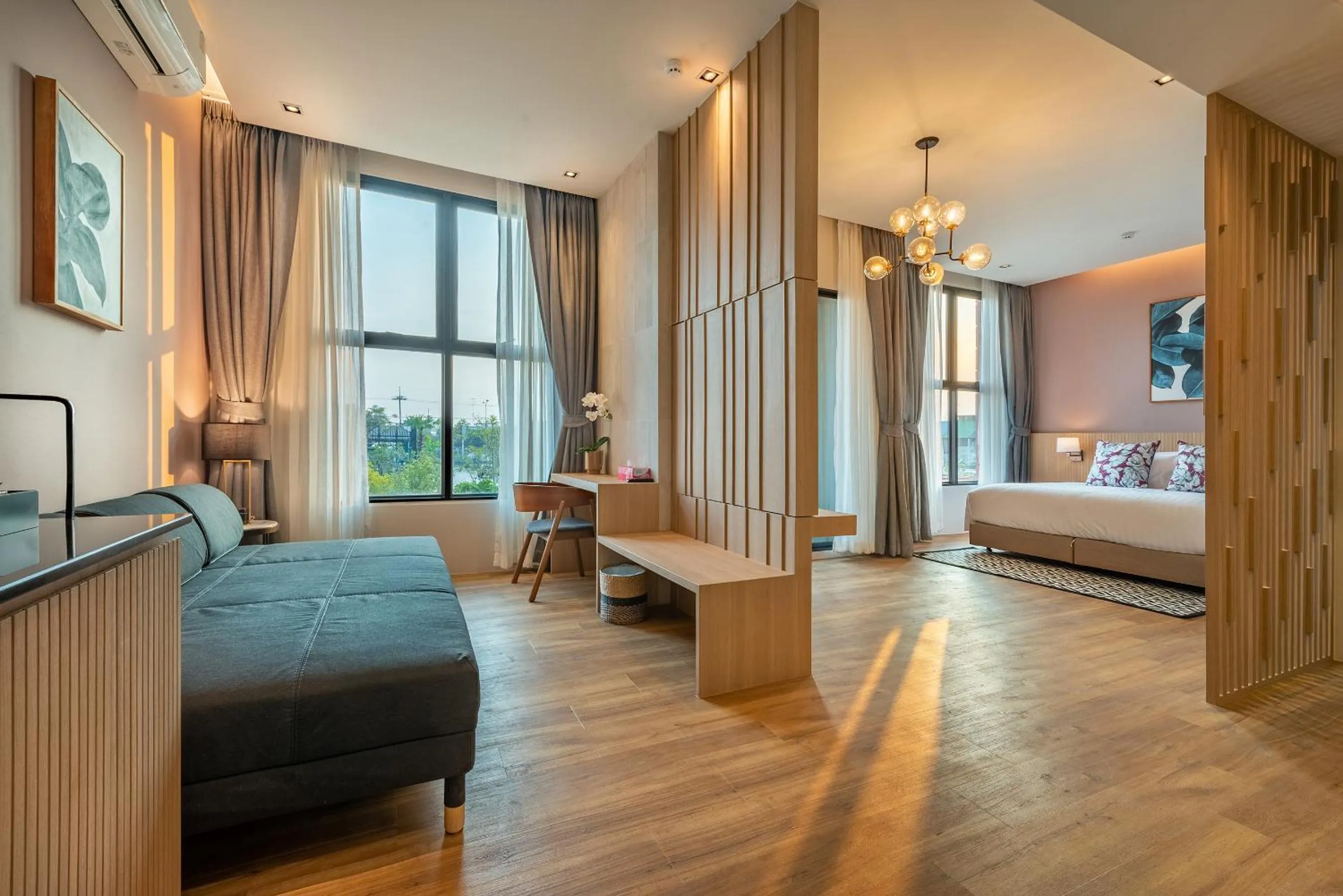 Photo of the whole room, Bed in Pusayapuri