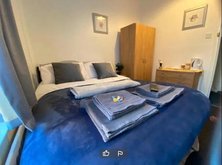 Bedroom, Bed in OYO Tudor Lodge - Redcar Beach