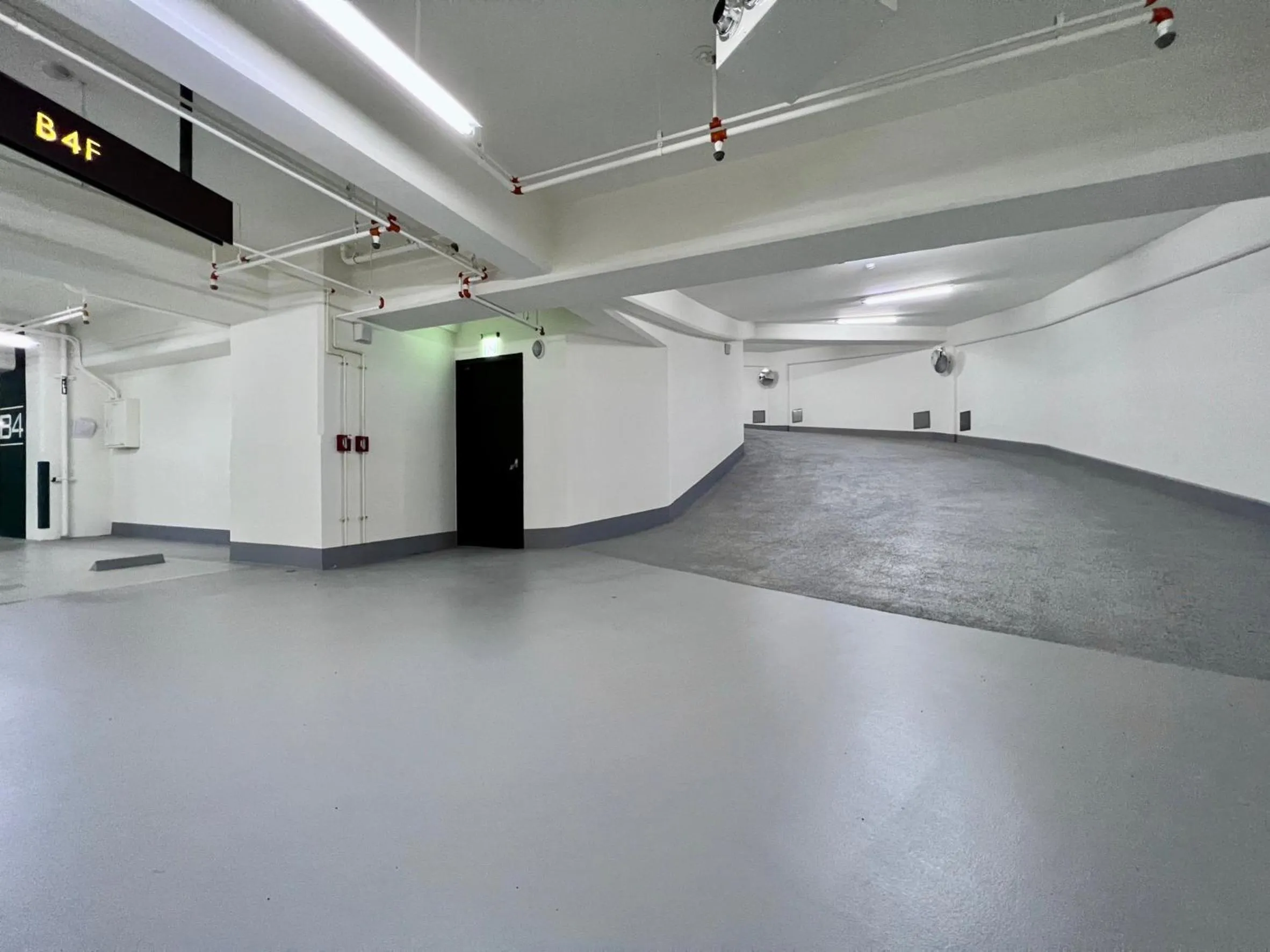 Parking in Boutech JianTan Hotel