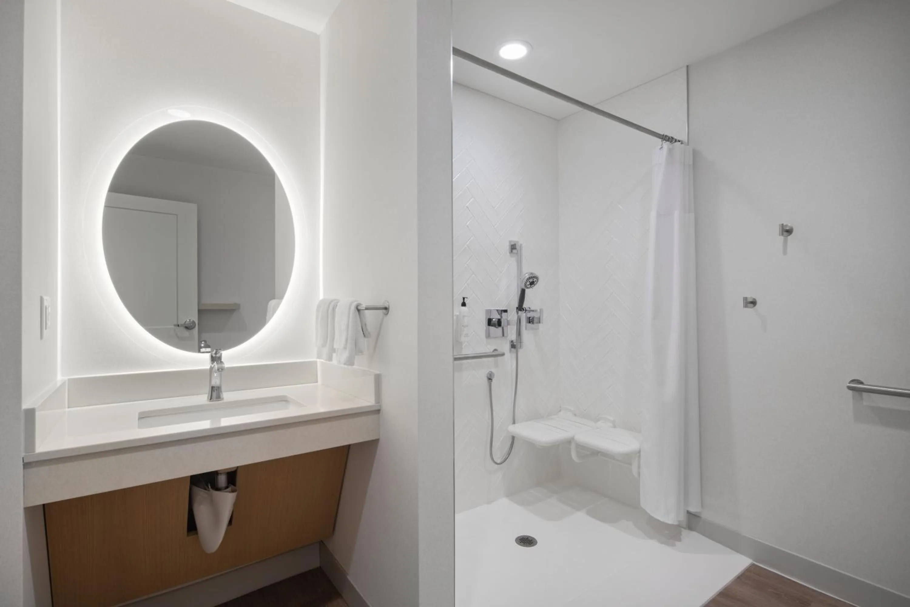 Bathroom in TownePlace Suites by Marriott New Philadelphia