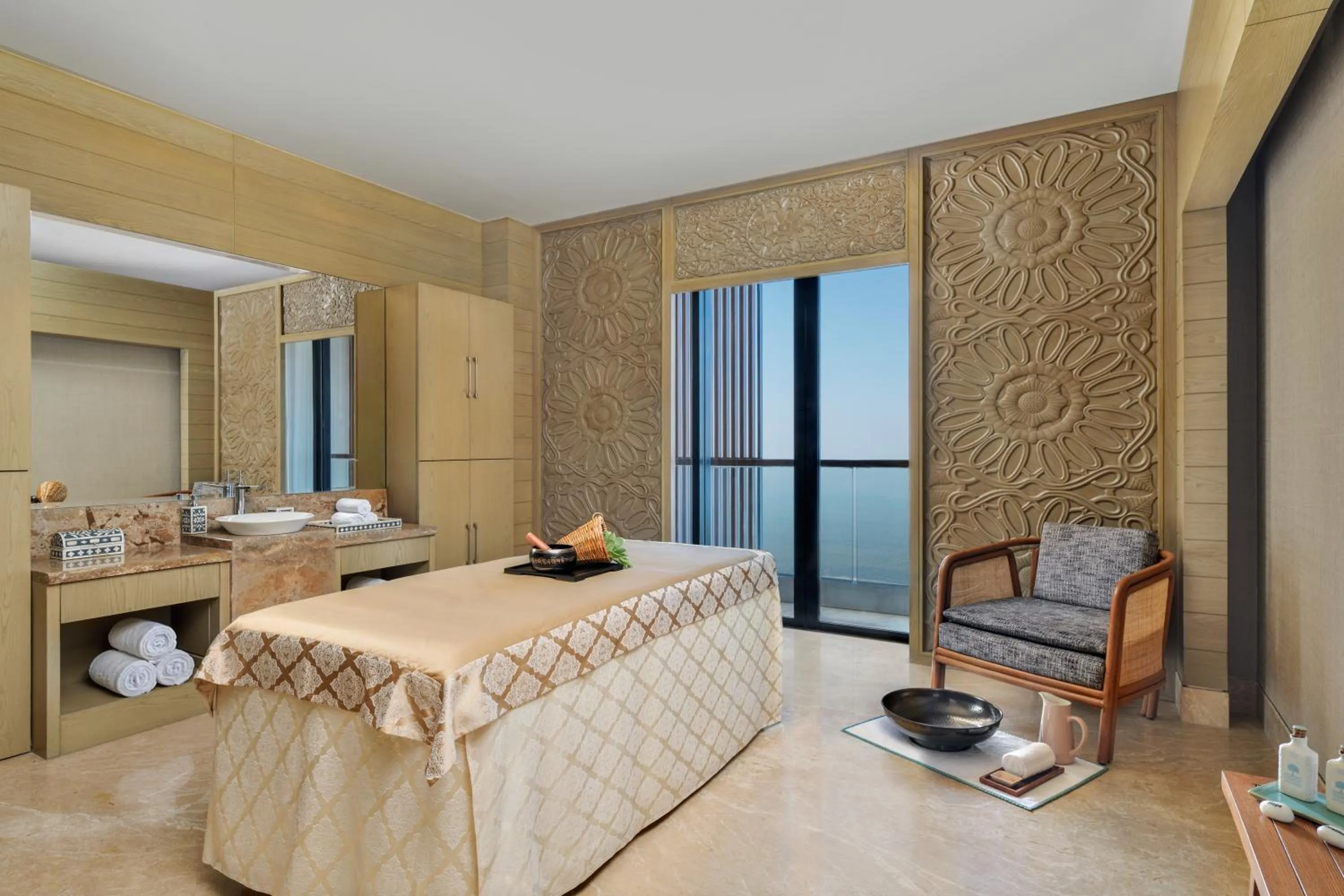 Spa and wellness centre/facilities, Bed in The Westin Resort & Spa Himalayas