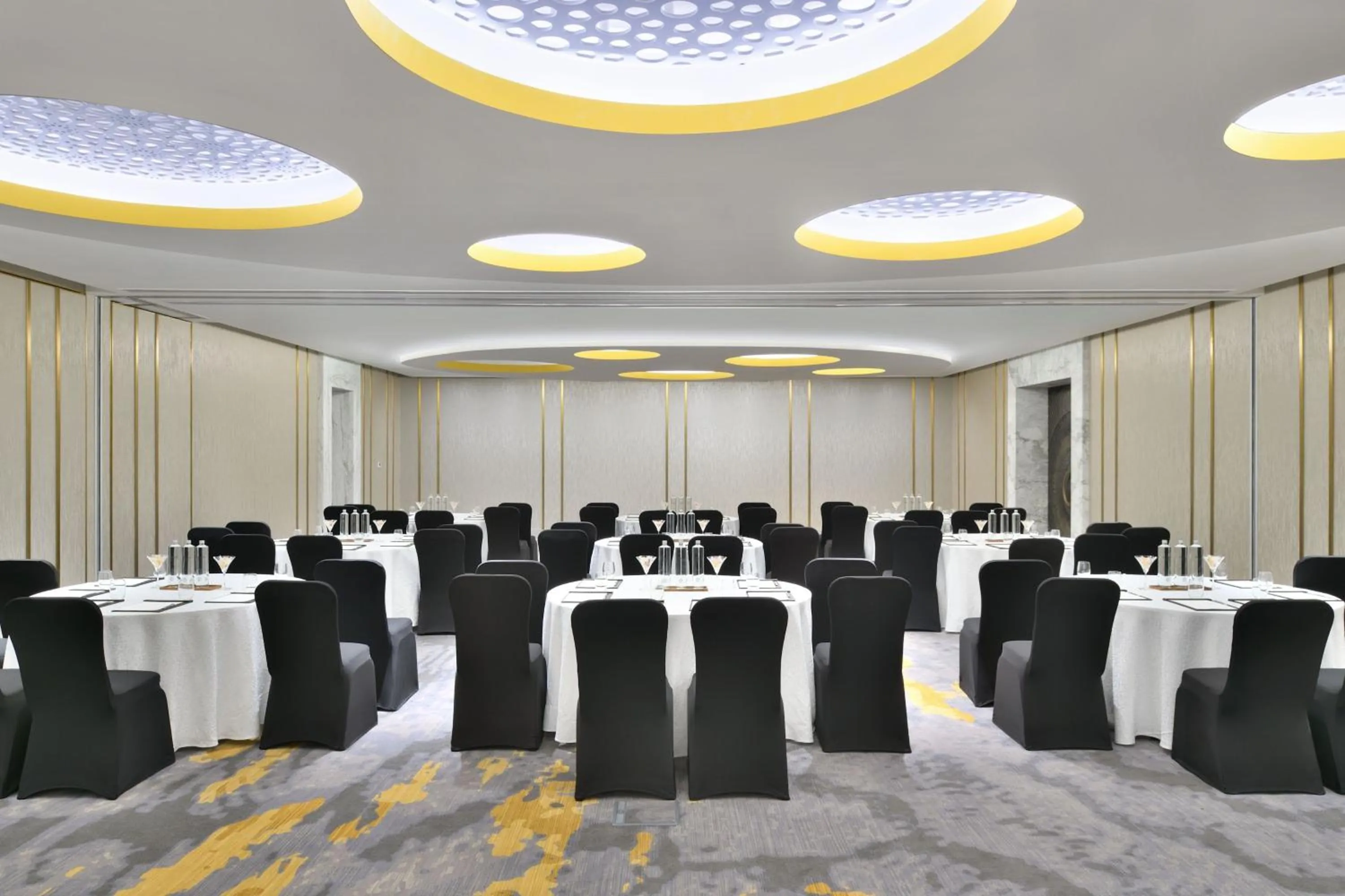 Meeting/conference room in The Westin Resort & Spa Himalayas