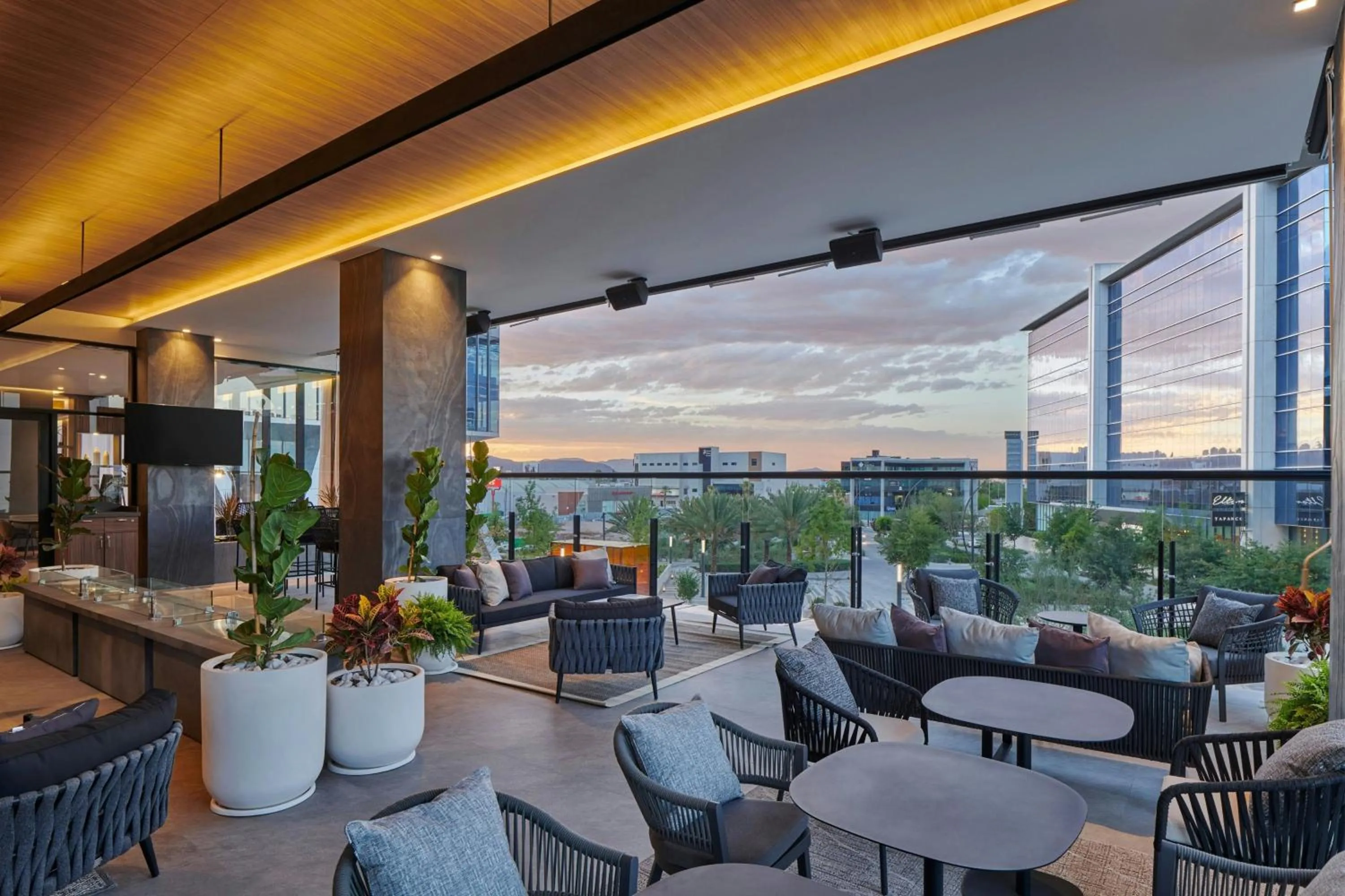 Restaurant/places to eat in AC Hotel by Marriott Saltillo