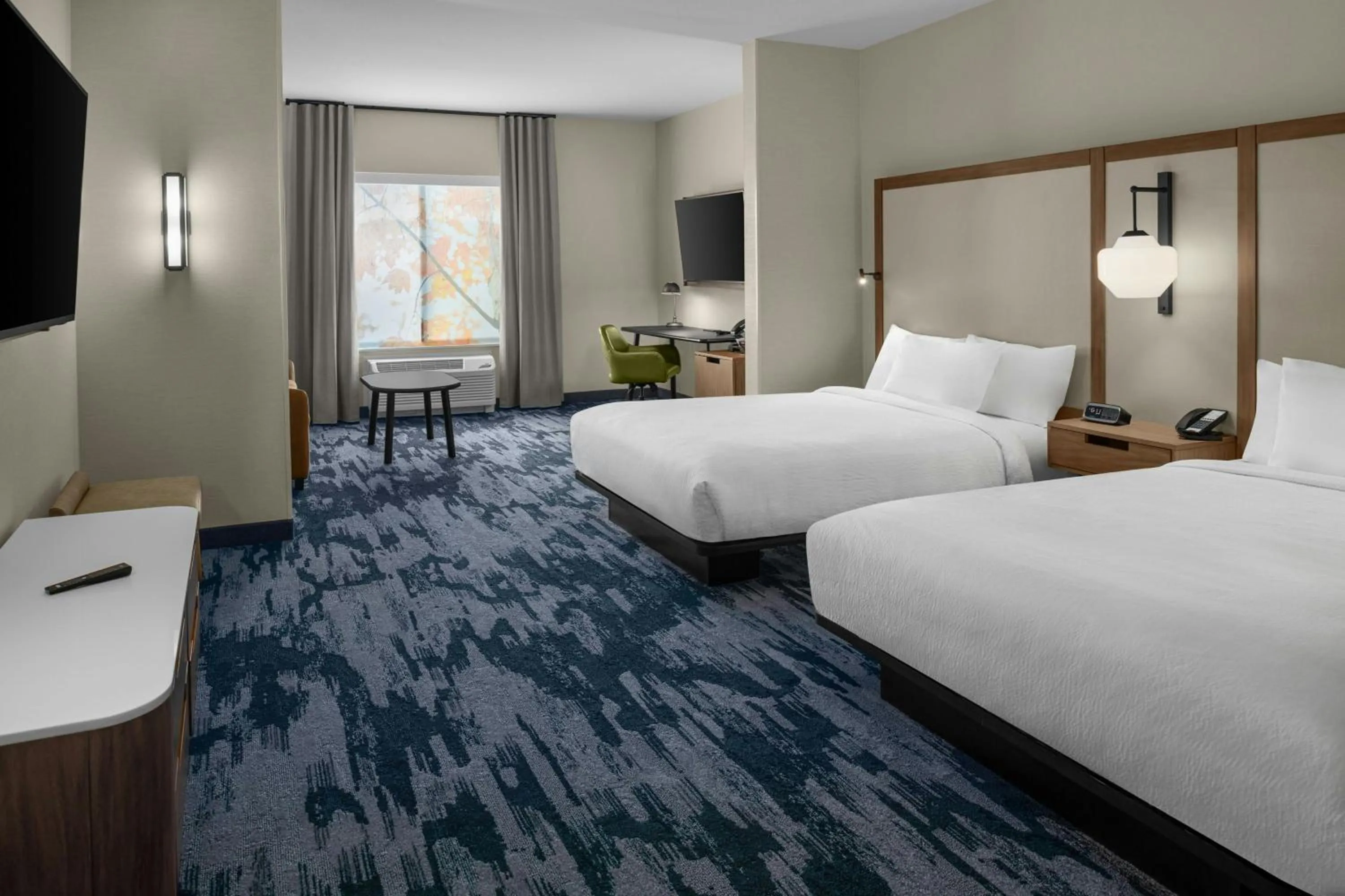 Photo of the whole room, Bed in Fairfield by Marriott Inn & Suites Winters Davis