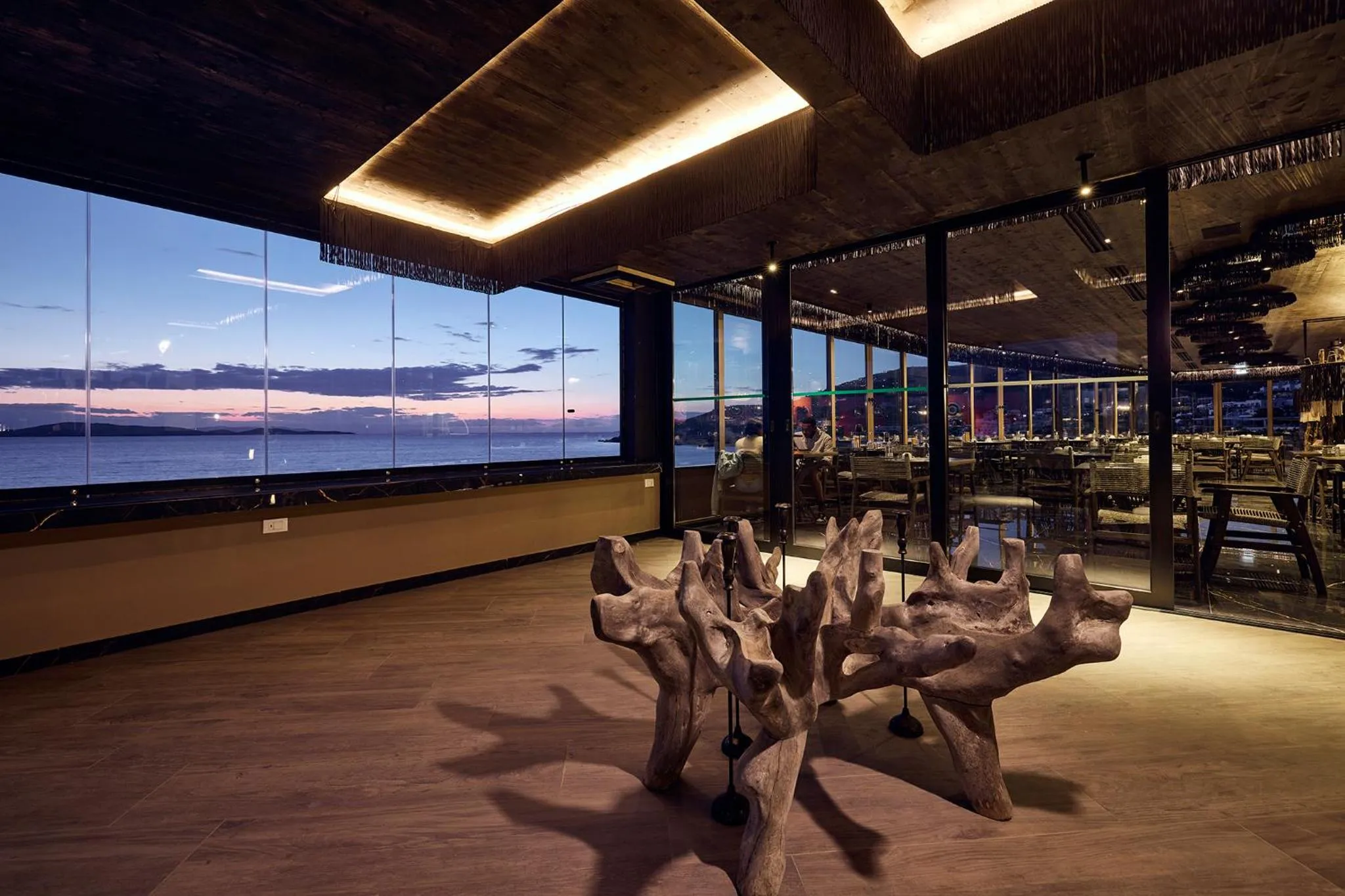 Restaurant/places to eat in Amazon Mykonos Suites & Spa