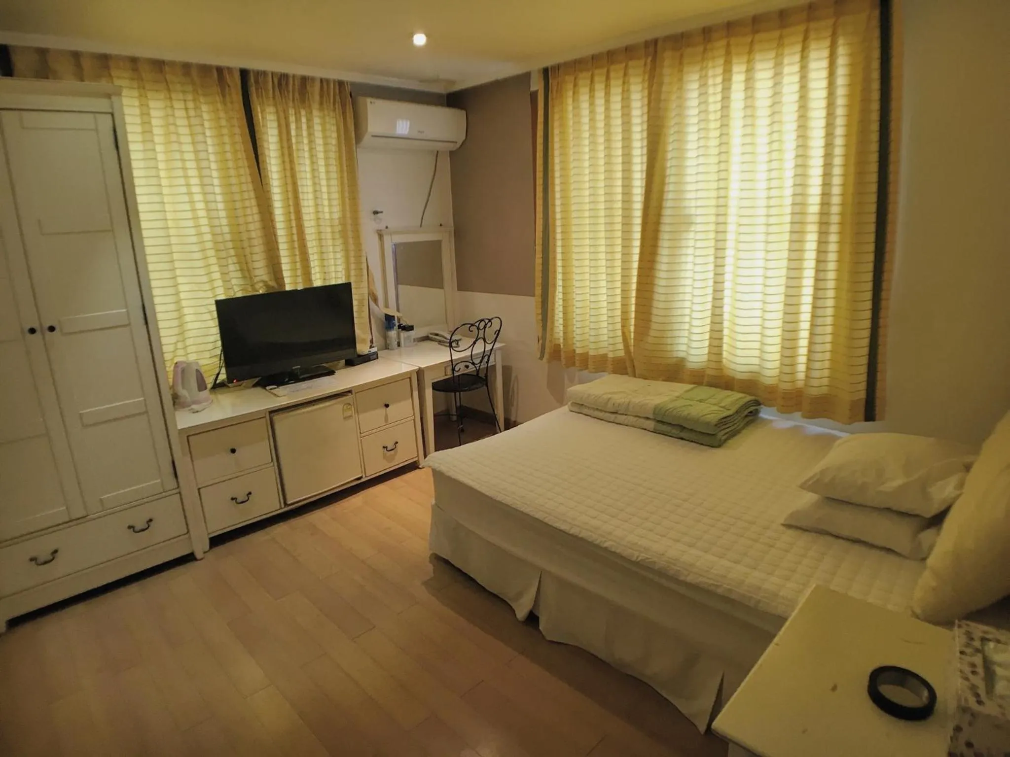 Bed in Hotel Good Inn