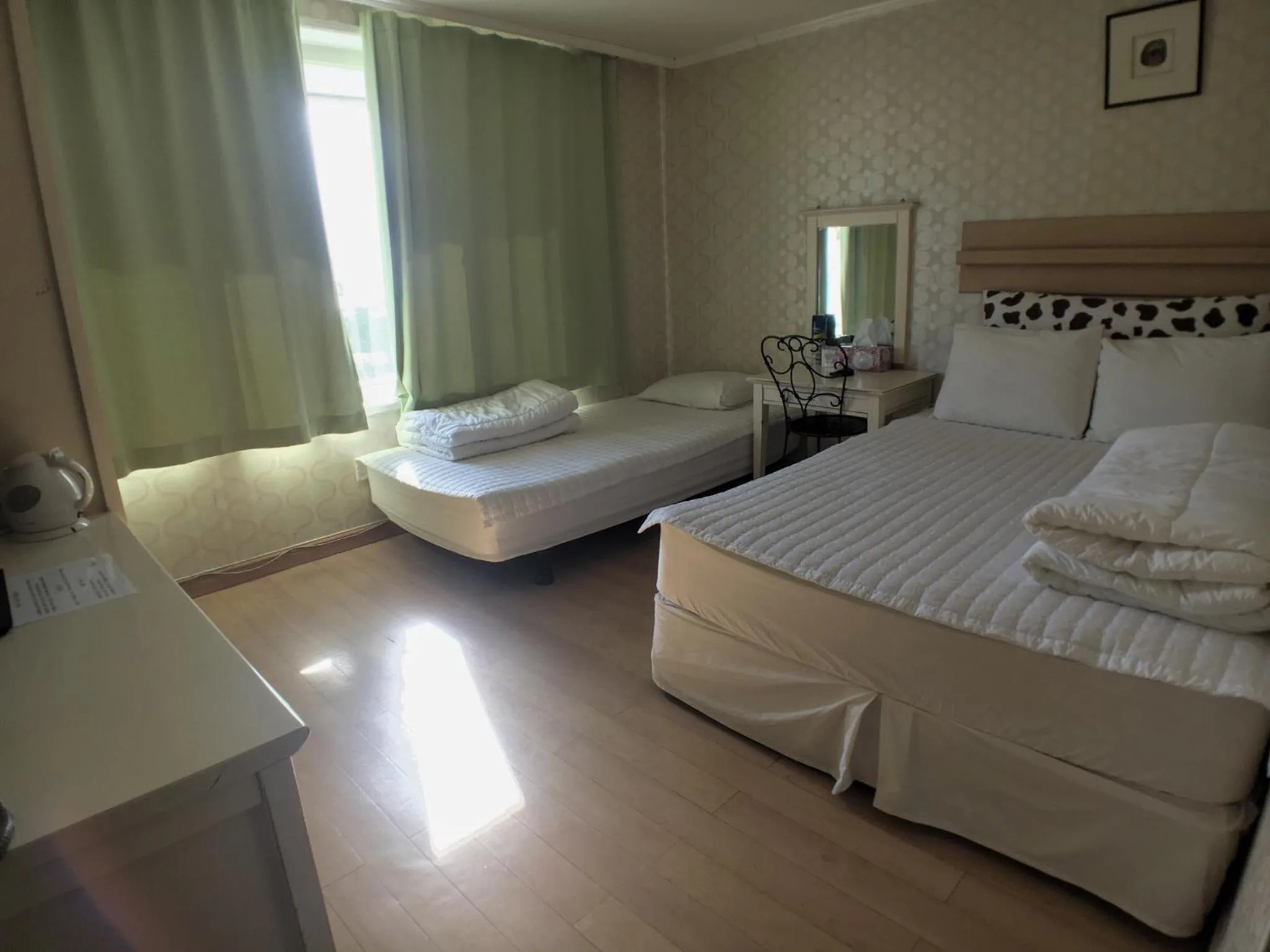 Bed in Hotel Good Inn