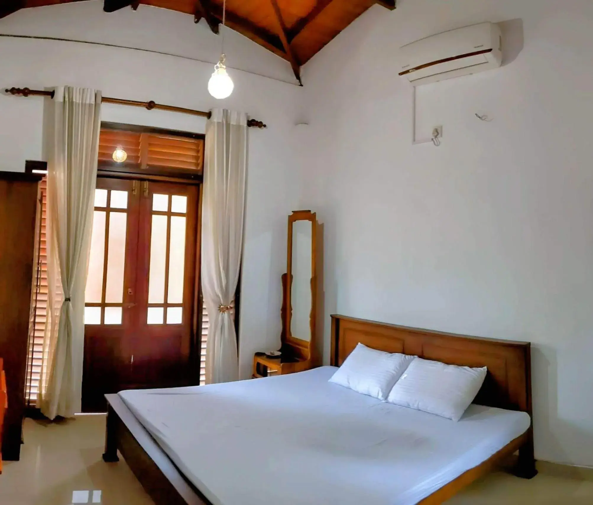 Double Room - single occupancy in Serendip Villa Holiday Home Talalla Sri Lanka Double Room - single occupancy in Serendip Villa Holiday Home Talalla Sri Lanka