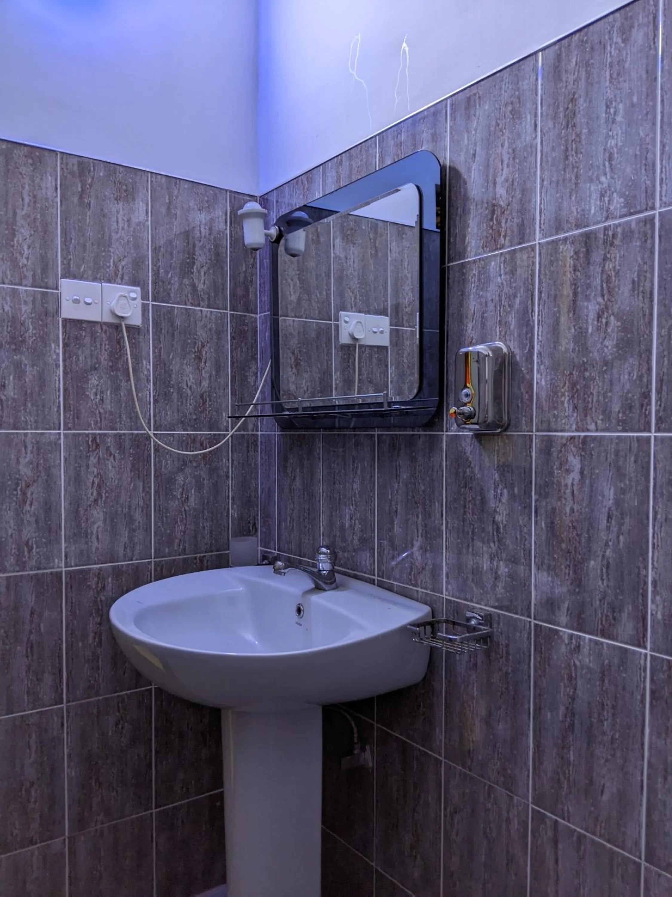 Toilet in Serendip Villa Holiday Home Talalla Sri Lanka