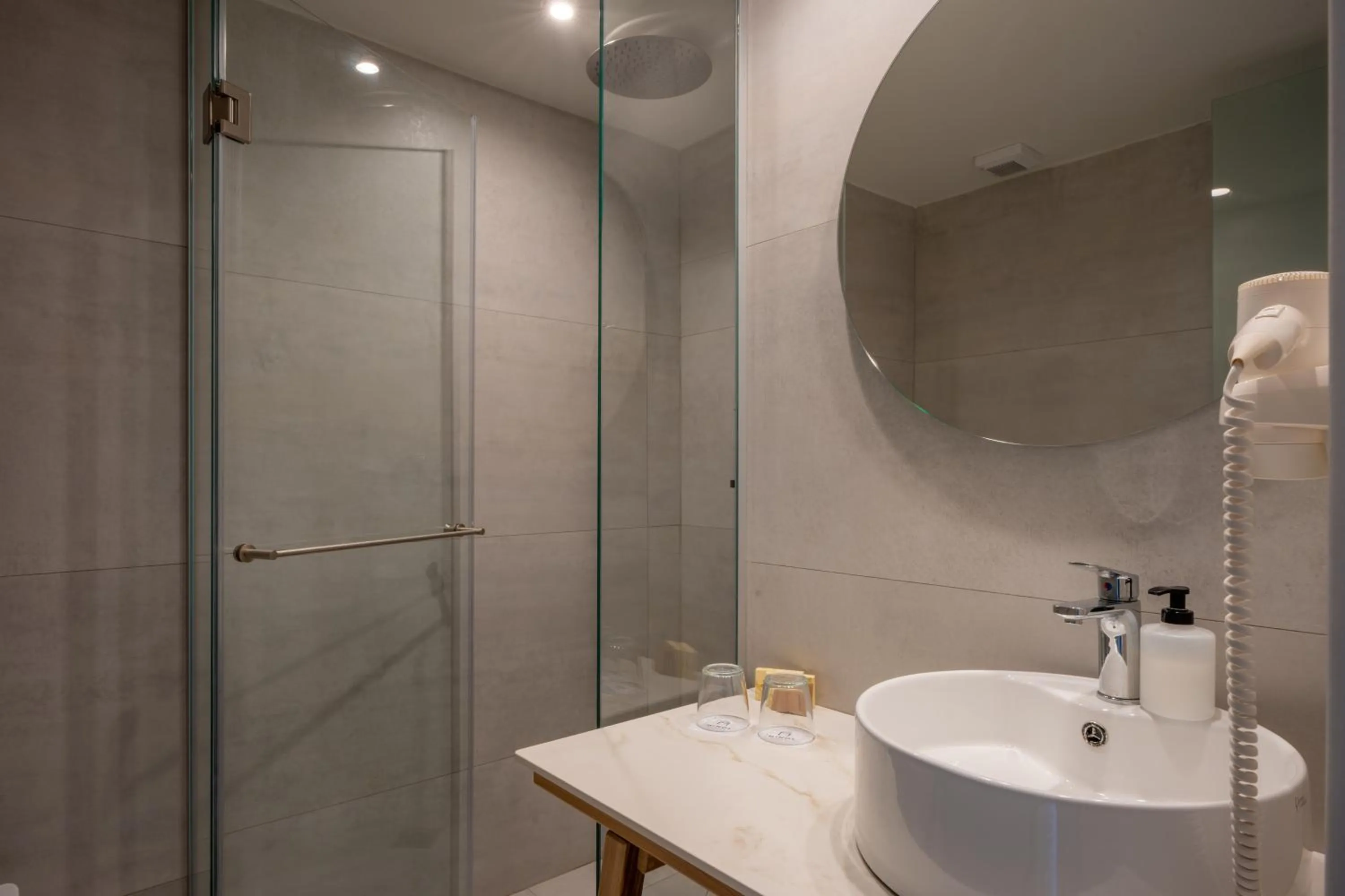 Shower in Minos Hotel