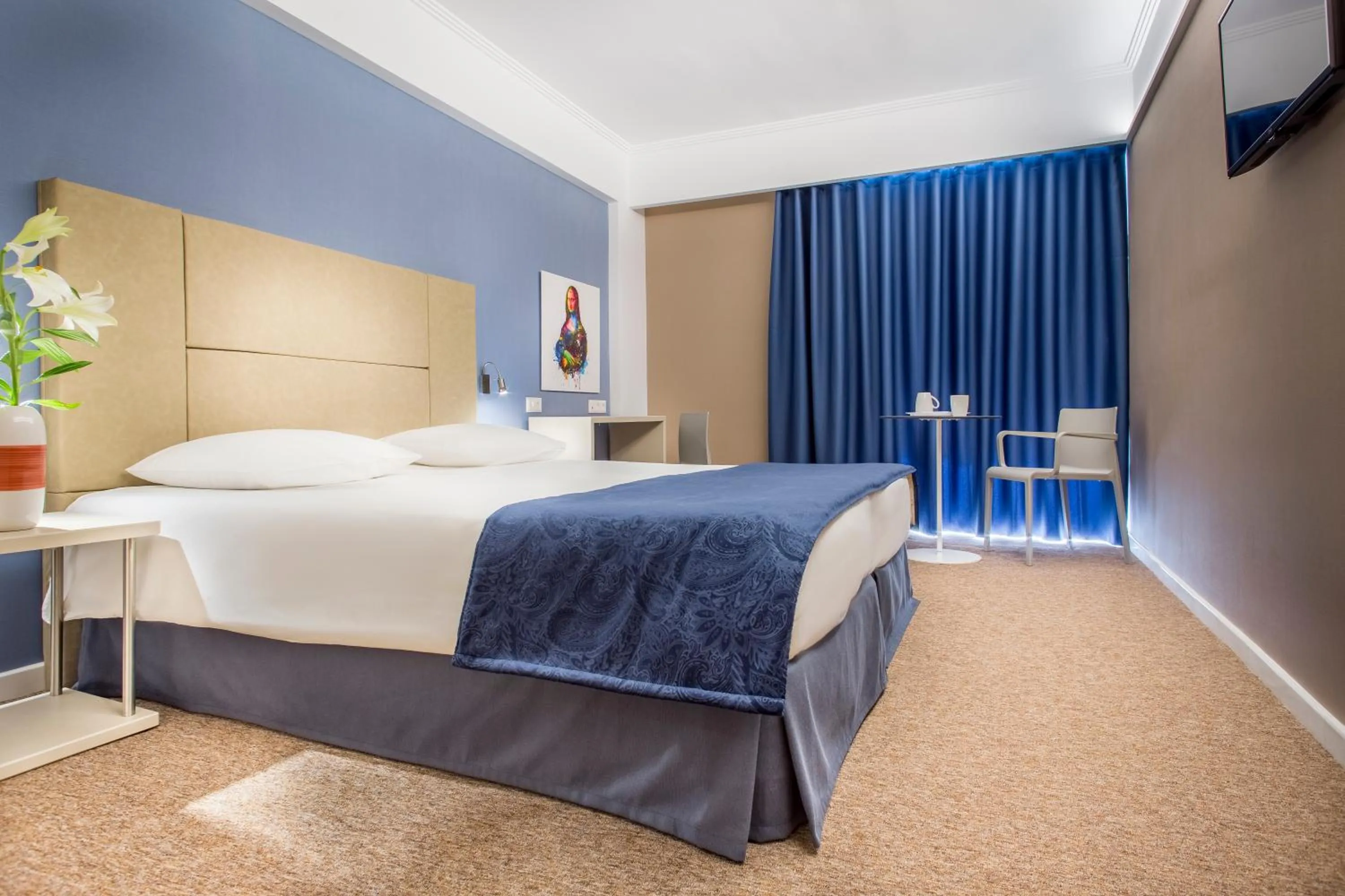 Photo of the whole room, Bed in Airotel Alexandros