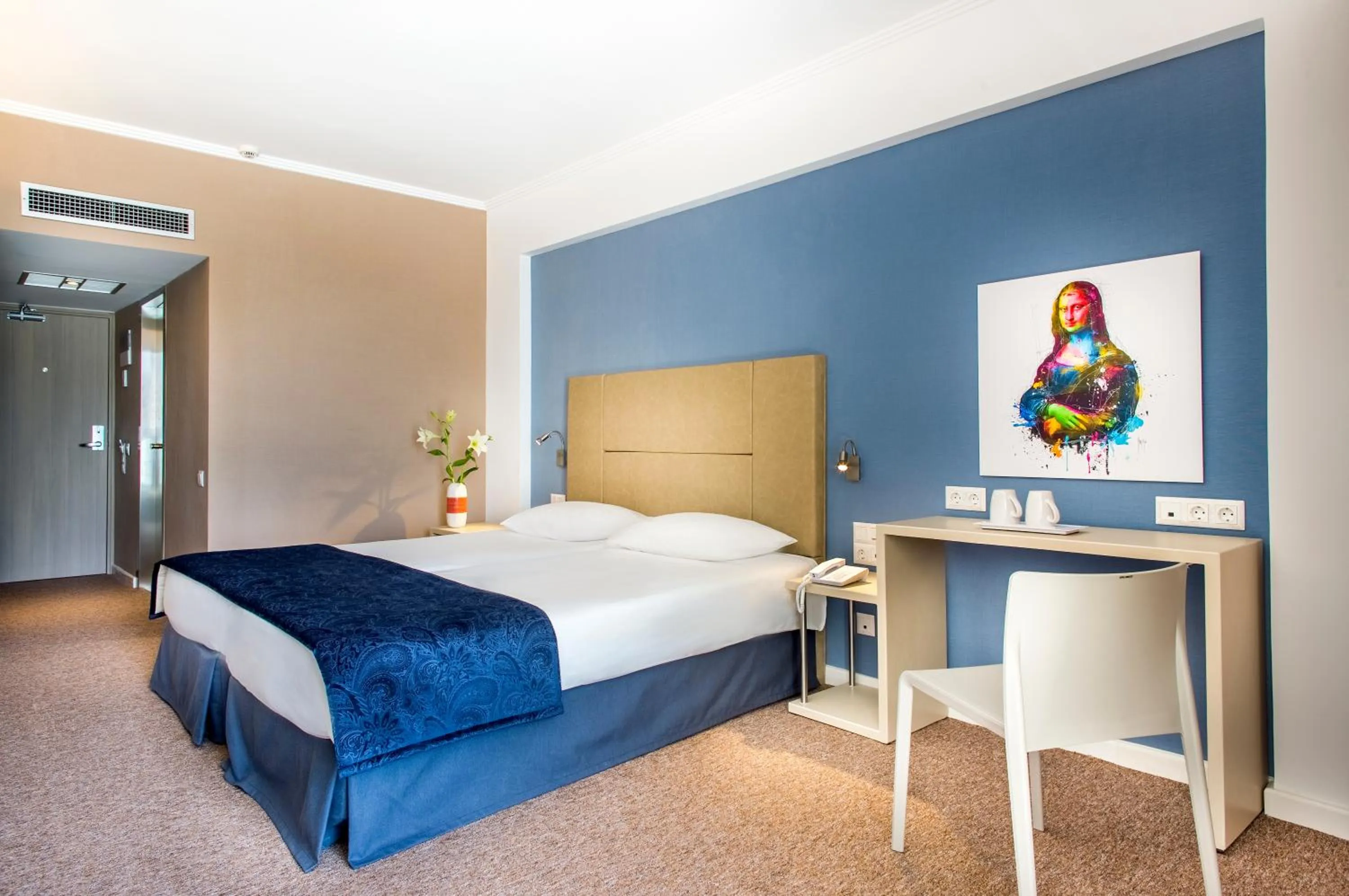 Photo of the whole room, Bed in Airotel Alexandros