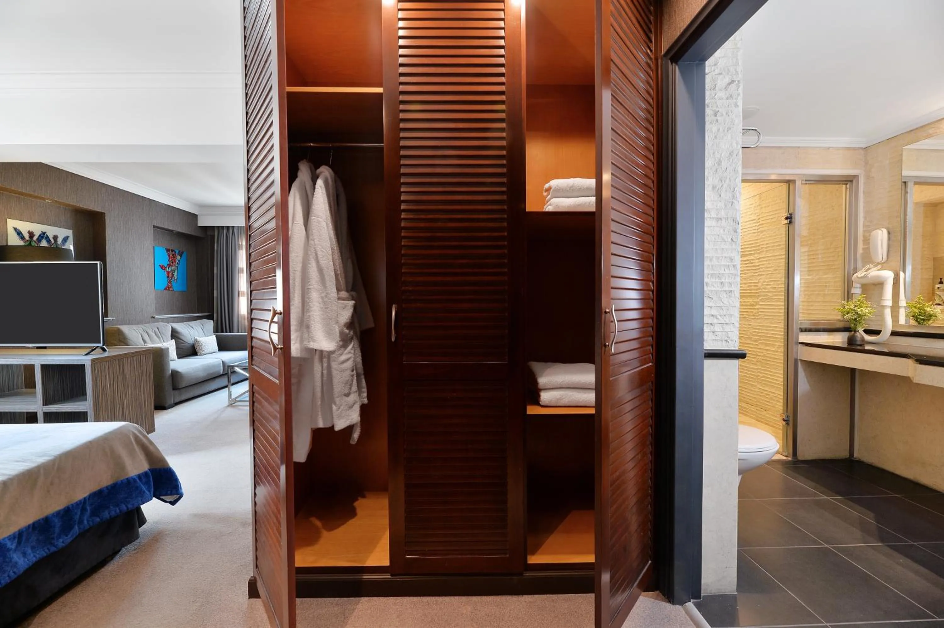 wardrobe, Bed in Airotel Alexandros