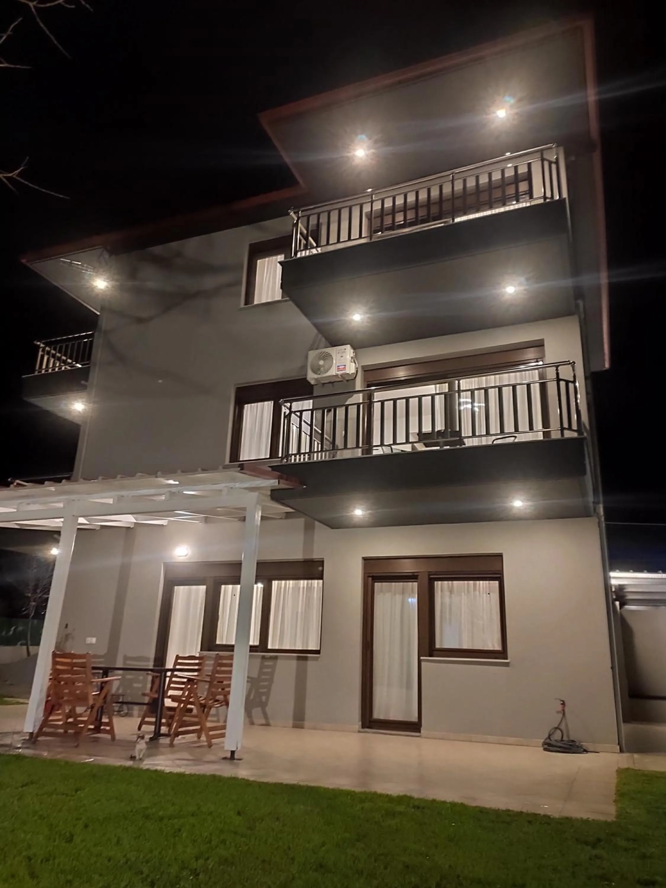 Property building in Kashmir Luxury Apartments