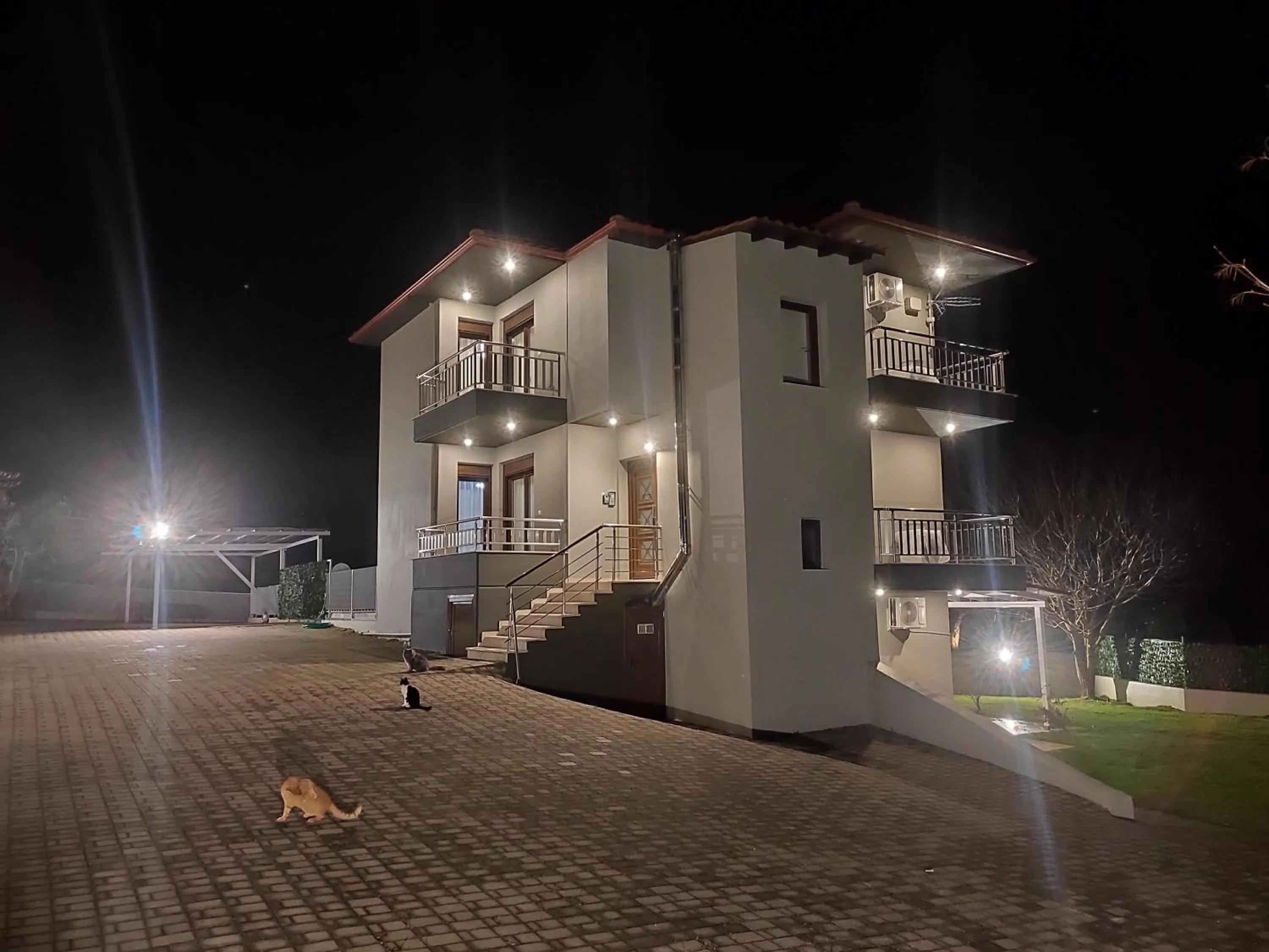 Property building in Kashmir Luxury Apartments