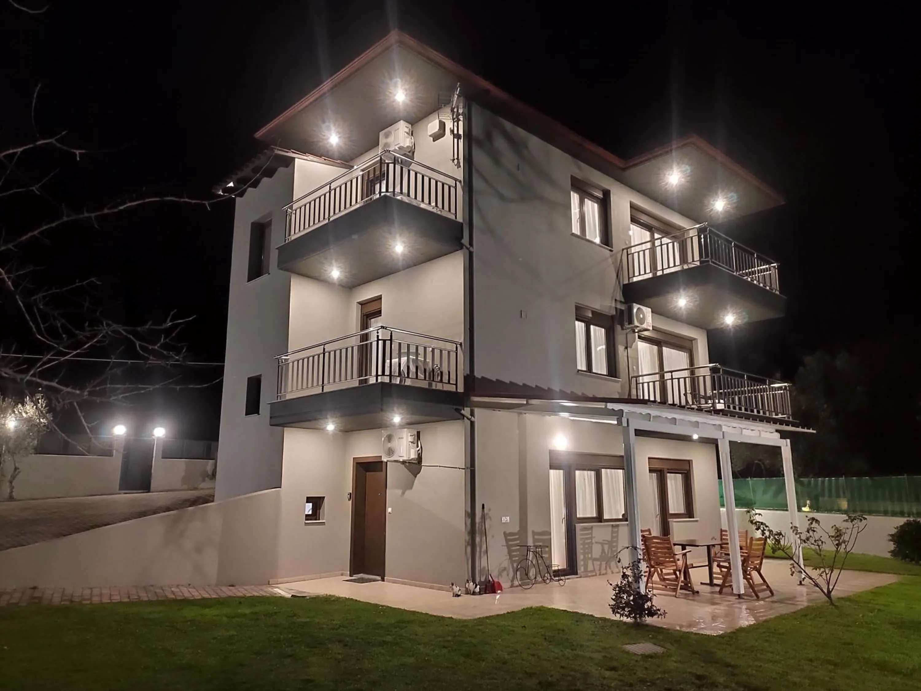 Property building in Kashmir Luxury Apartments