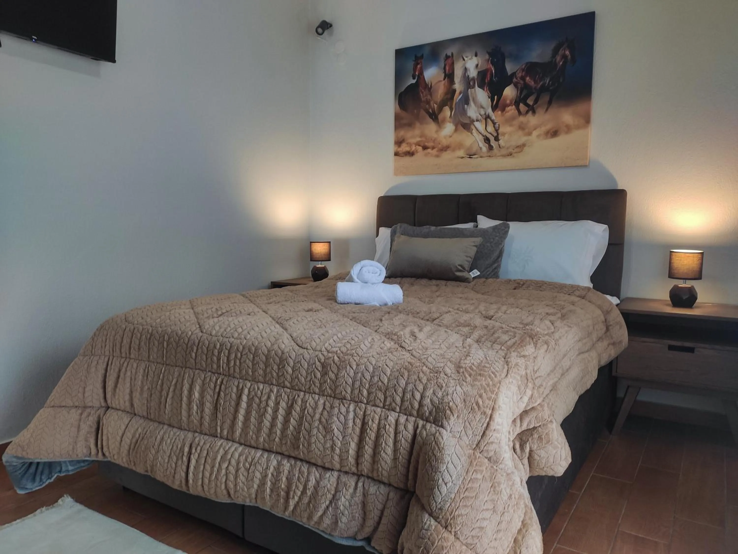 Bedroom, Bed in Kashmir Luxury Apartments