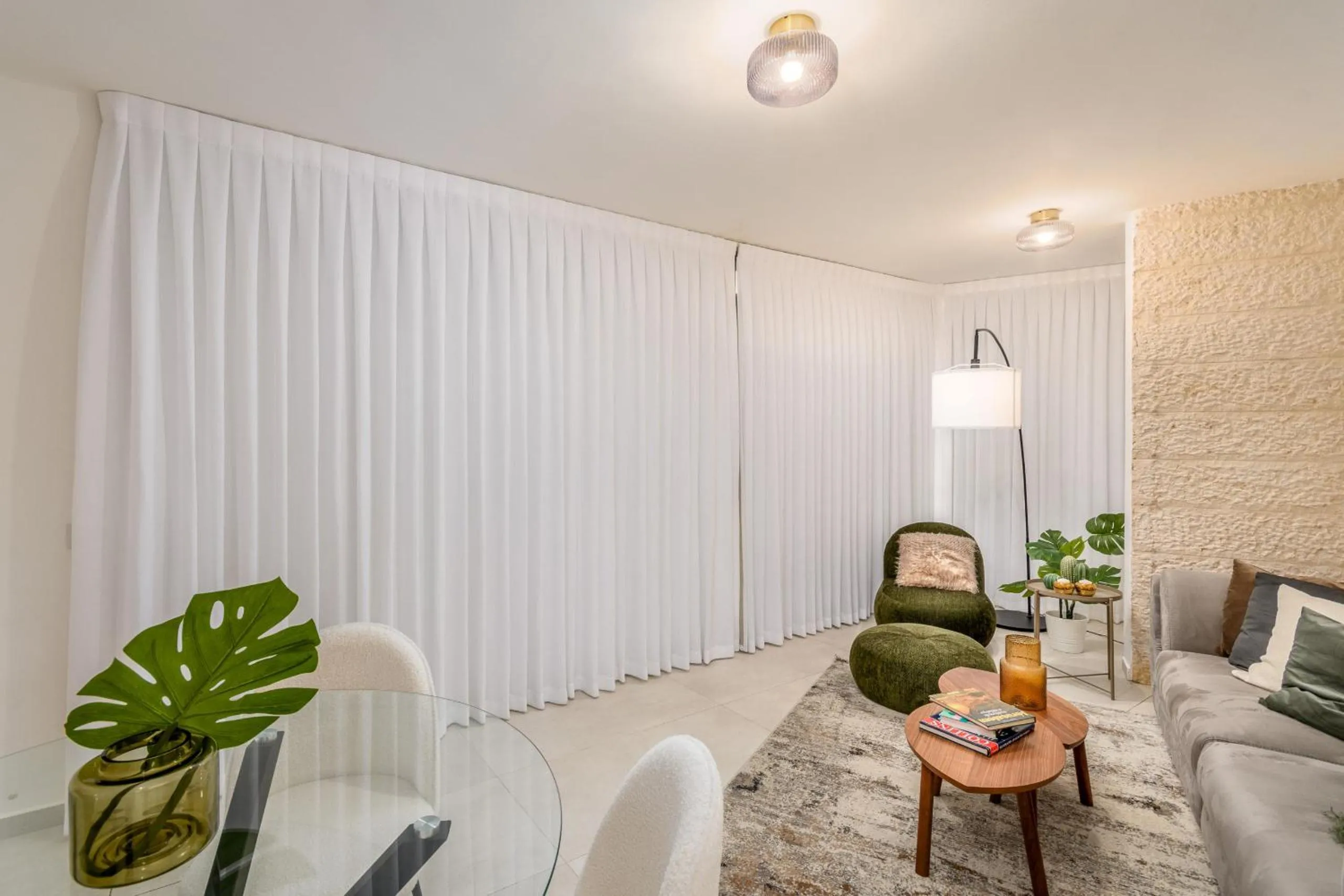 Communal lounge/ TV room in Unique Mini Penthouse In The Heart Of Jerusalem