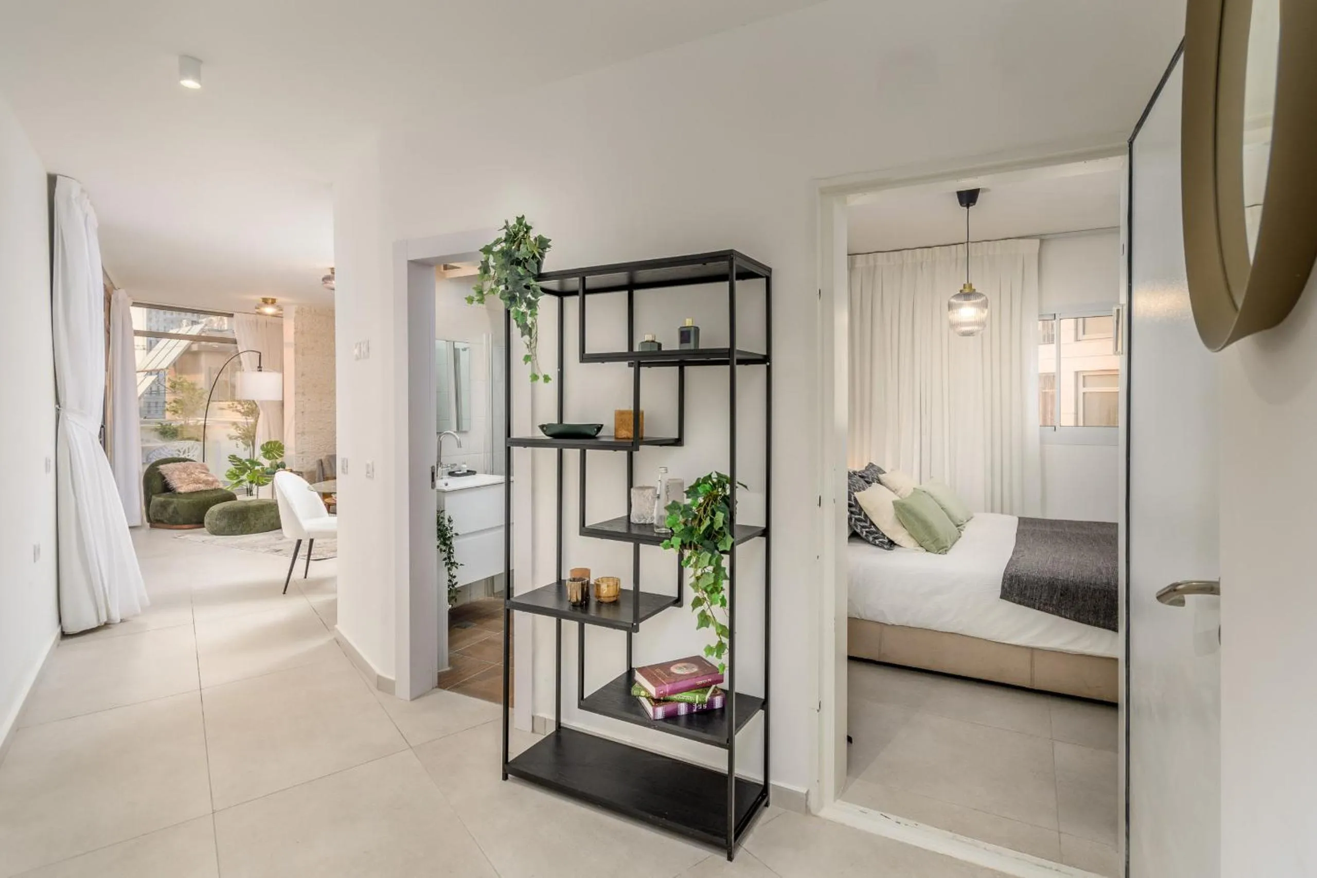 Decorative detail, Bed in Unique Mini Penthouse In The Heart Of Jerusalem